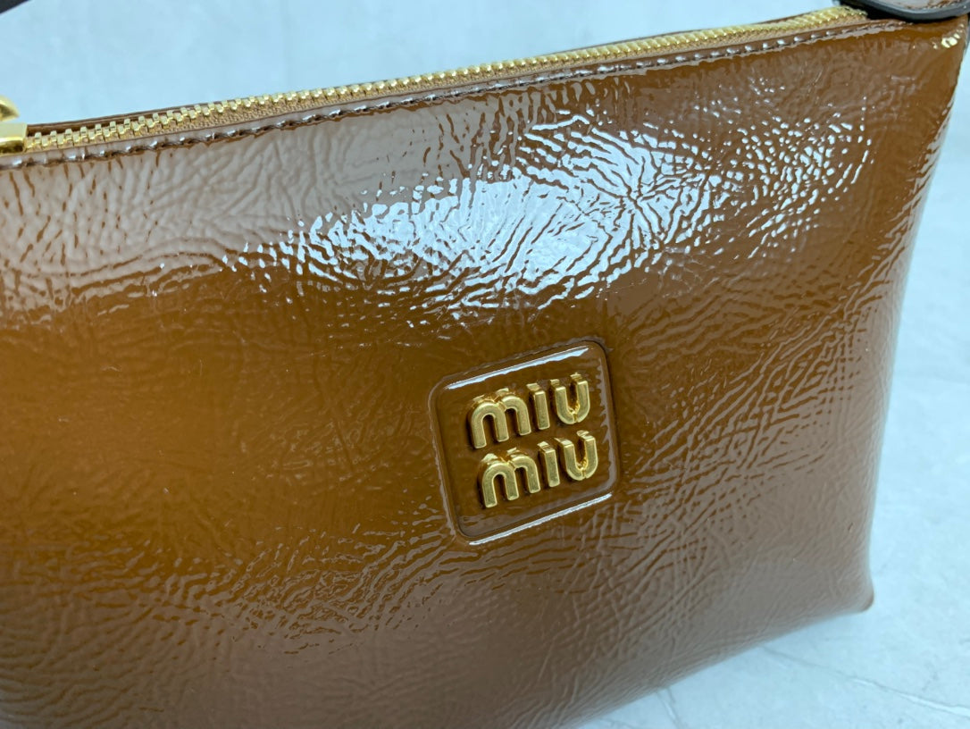 Structured Vanity Bag - View 5