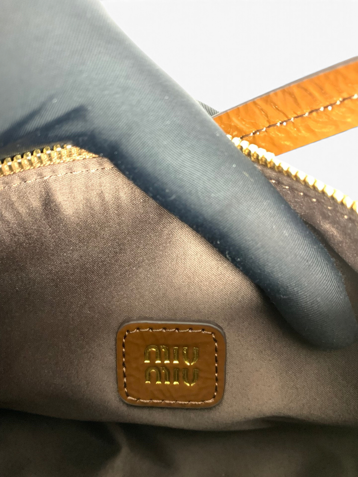 Structured Vanity Bag - View 9