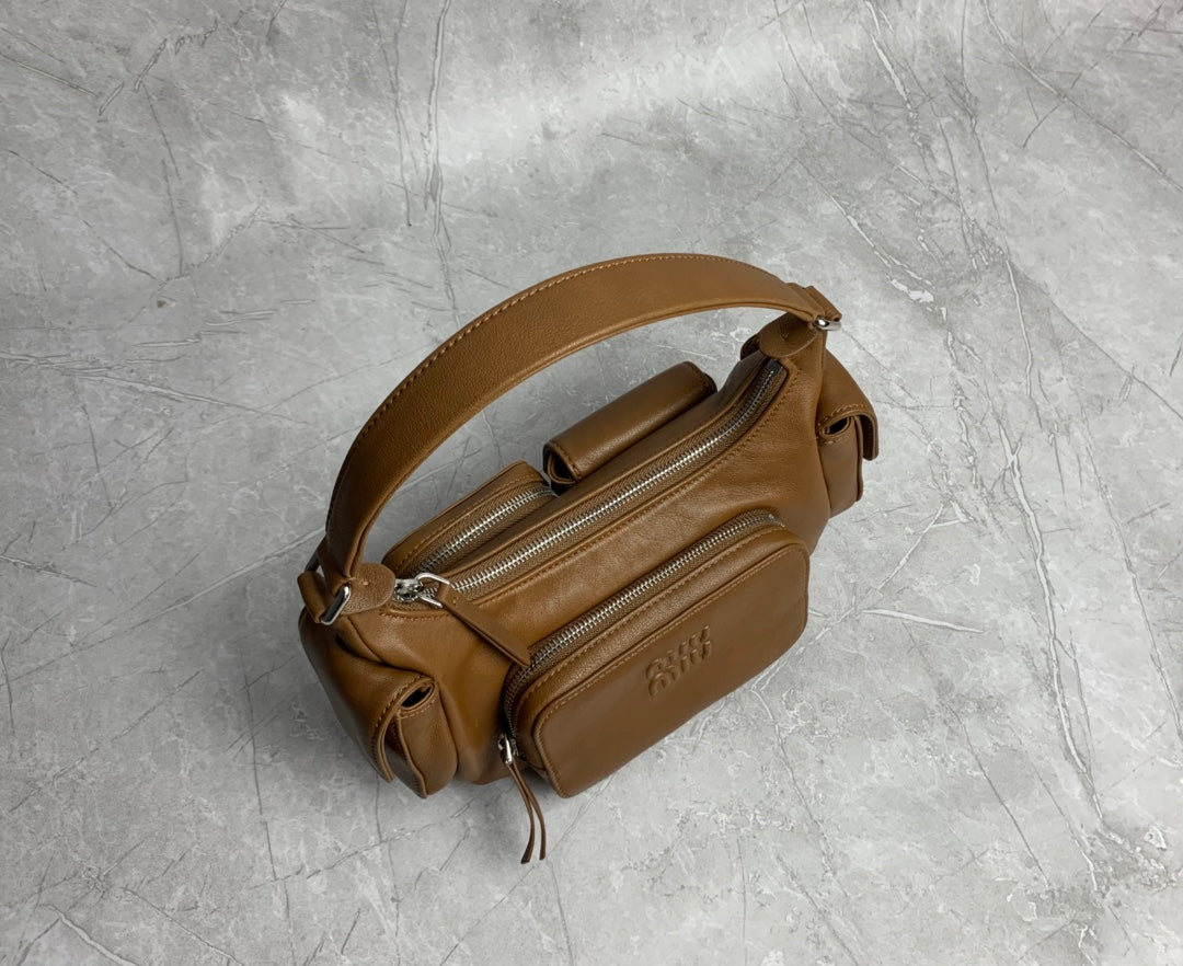 Wander Shoulder Bag - View 8