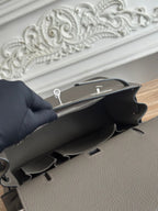 Jypsiere 28cm – Togo Leather | Pewter Grey | Silver Hardware