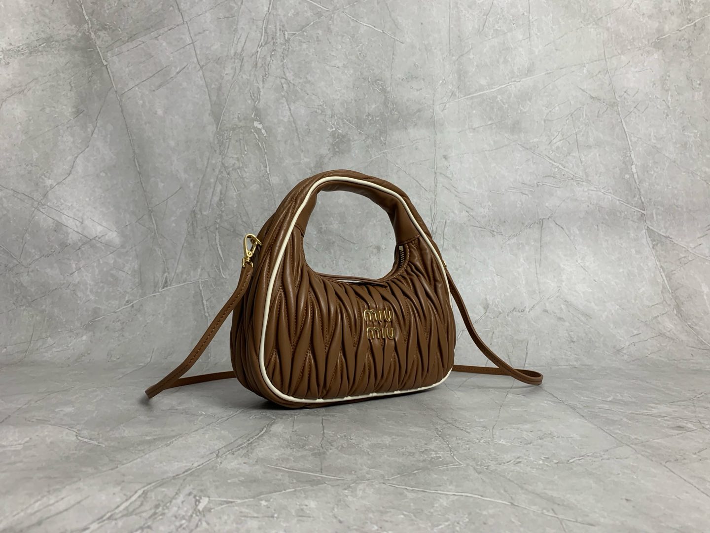 Wander Shoulder Bag - View 3