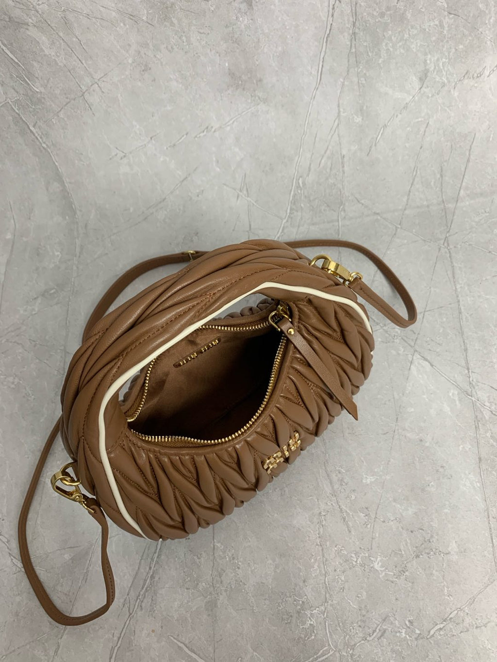Wander Shoulder Bag - View 8