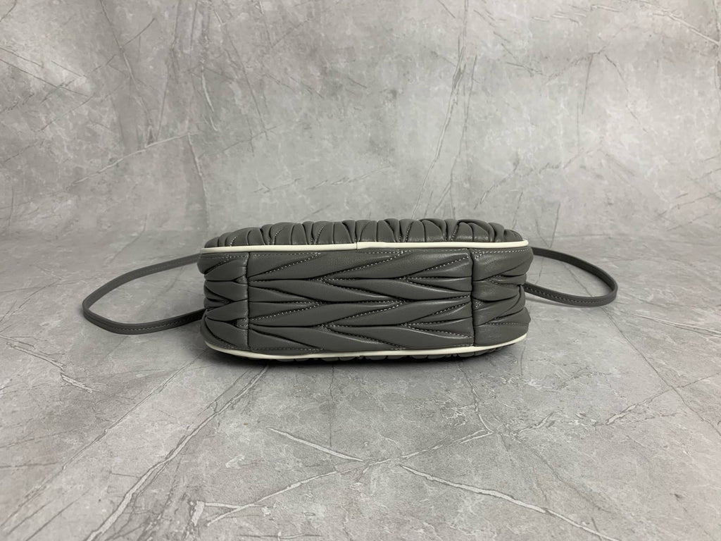 Wander Shoulder Bag - View 4