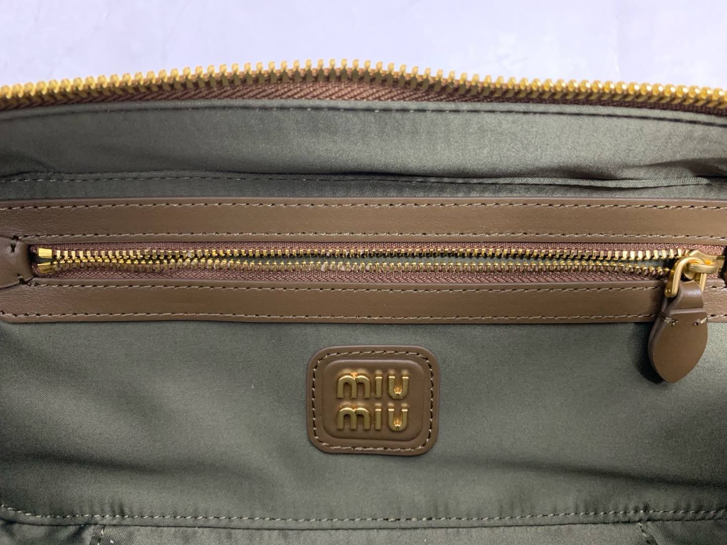 Matelassé Bowling Bag - View 9