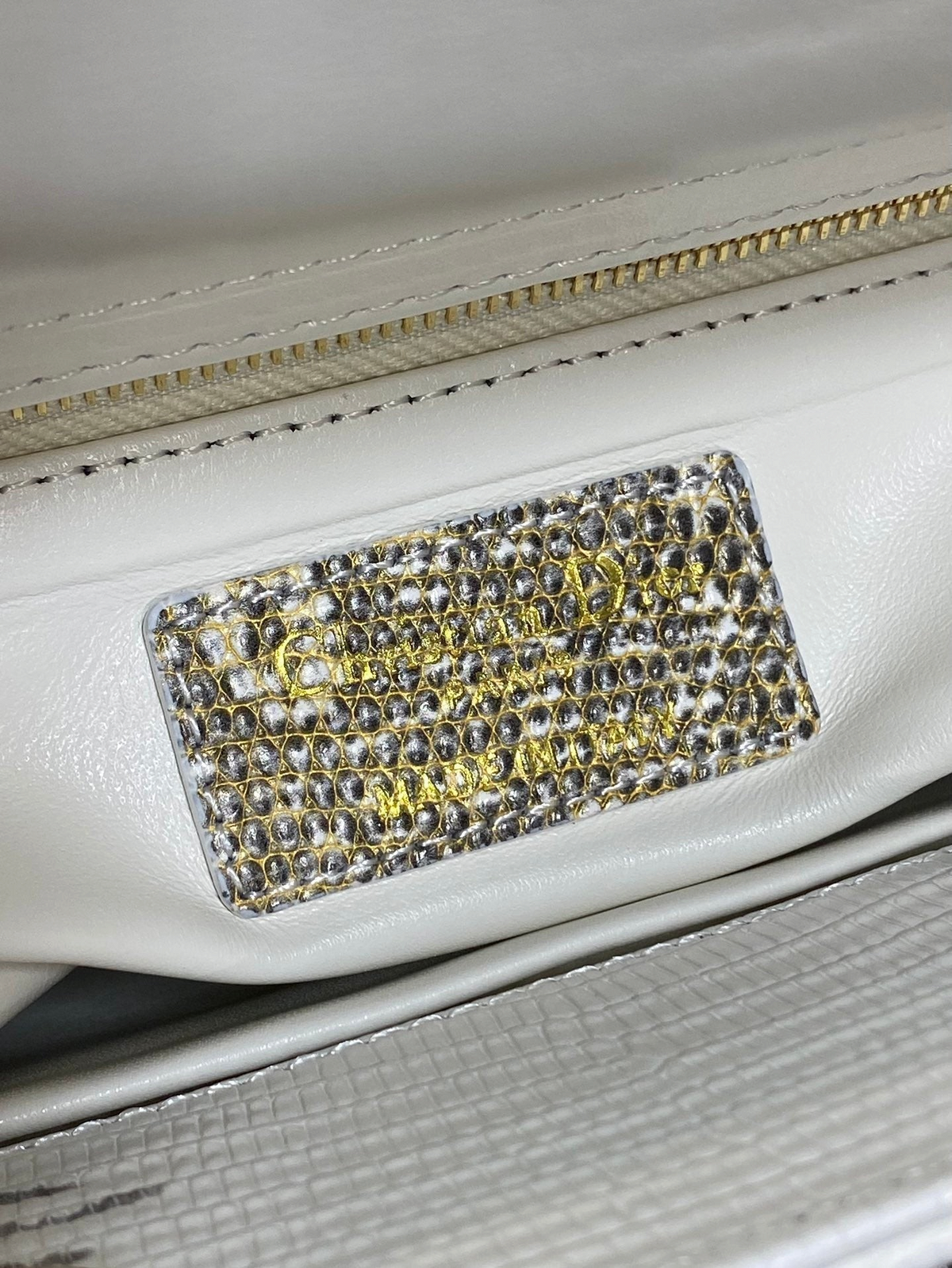 Lizard-Embossed Structured Top Handle Bag 20cm - View 9