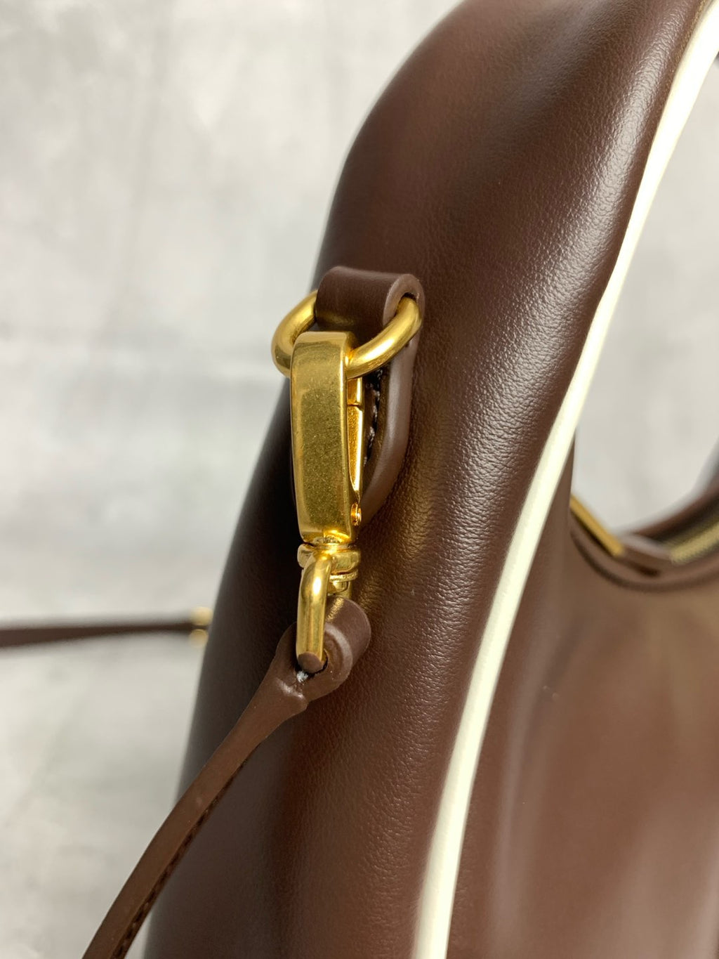 Wander Shoulder Bag - View 7