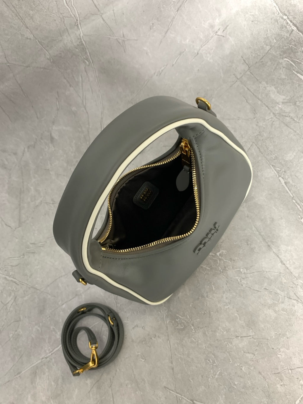 Wander Shoulder Bag - View 9