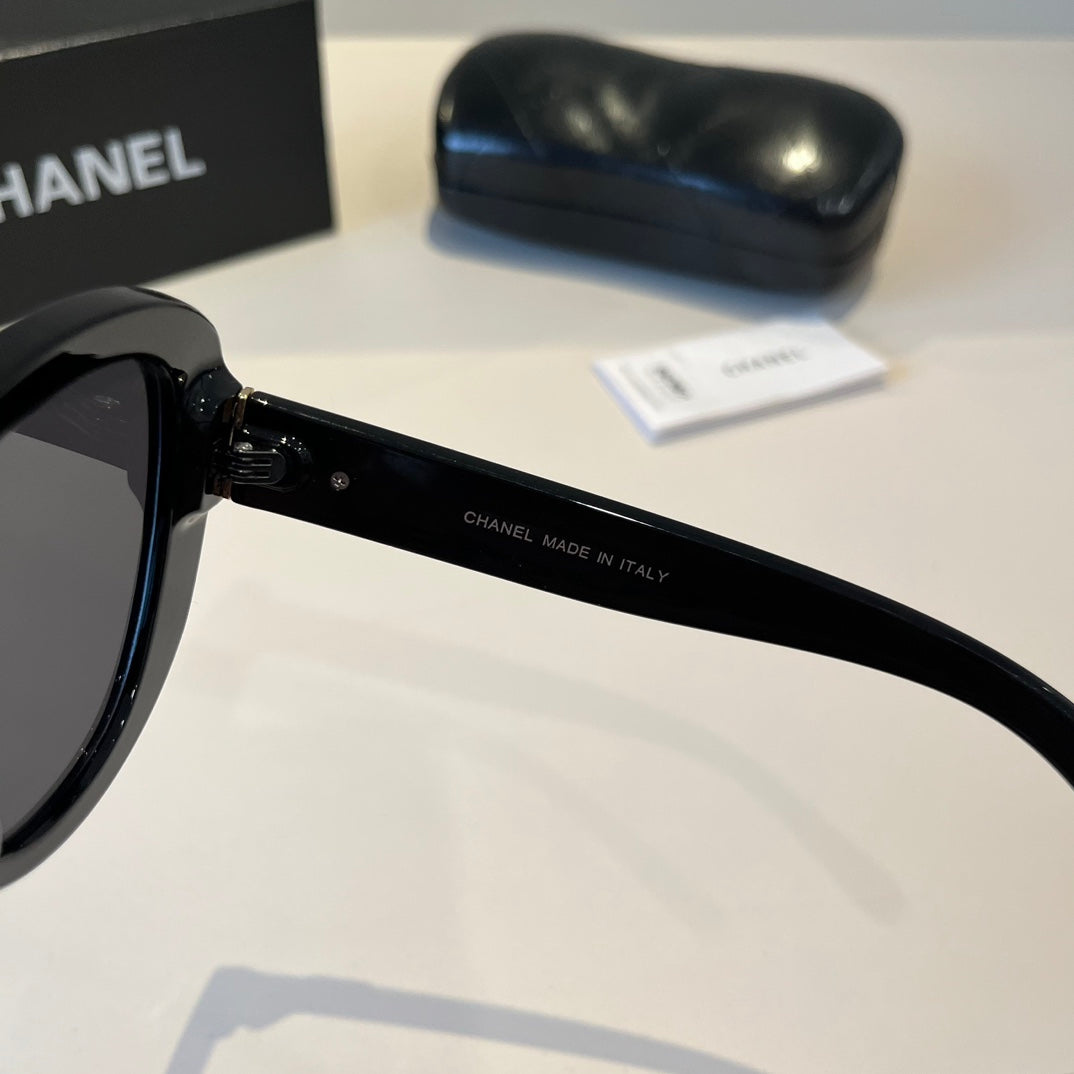 Quilted-Temple Butterfly Sunglasses - Black - View 7