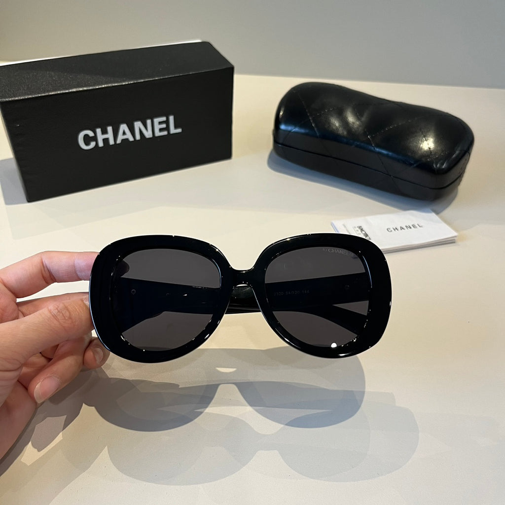 Quilted-Temple Butterfly Sunglasses - Black - View 4