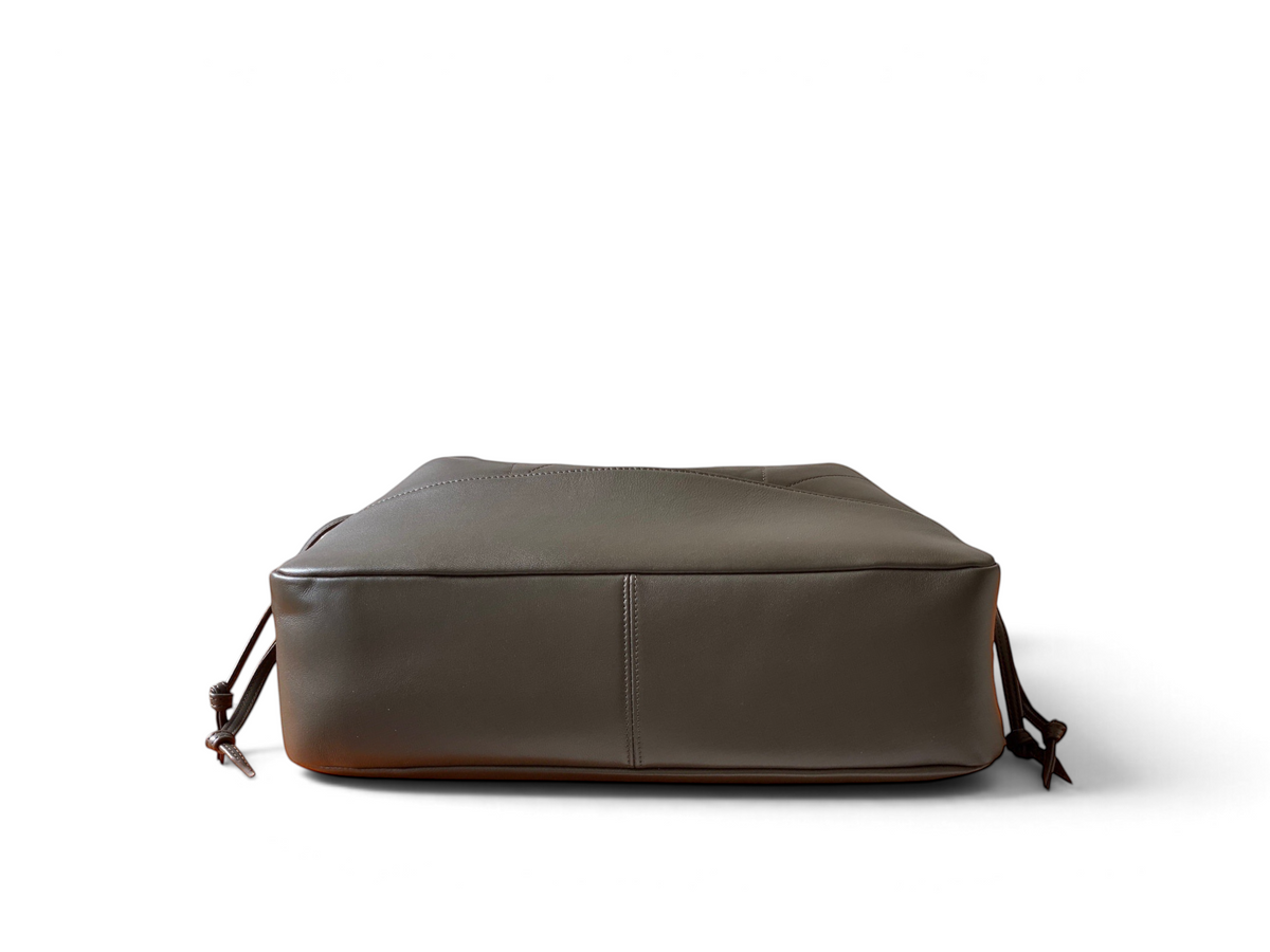 Saint Laurent Jamie 4.3 Large Pochon Bag in Taupe Lambskin Leather - Detail View 4