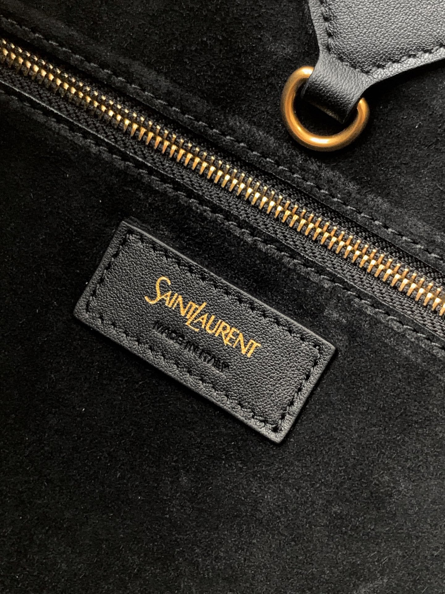 Saint Laurent Y Large Tote Bag in Black Grained calfskin Leather - Detail View 9