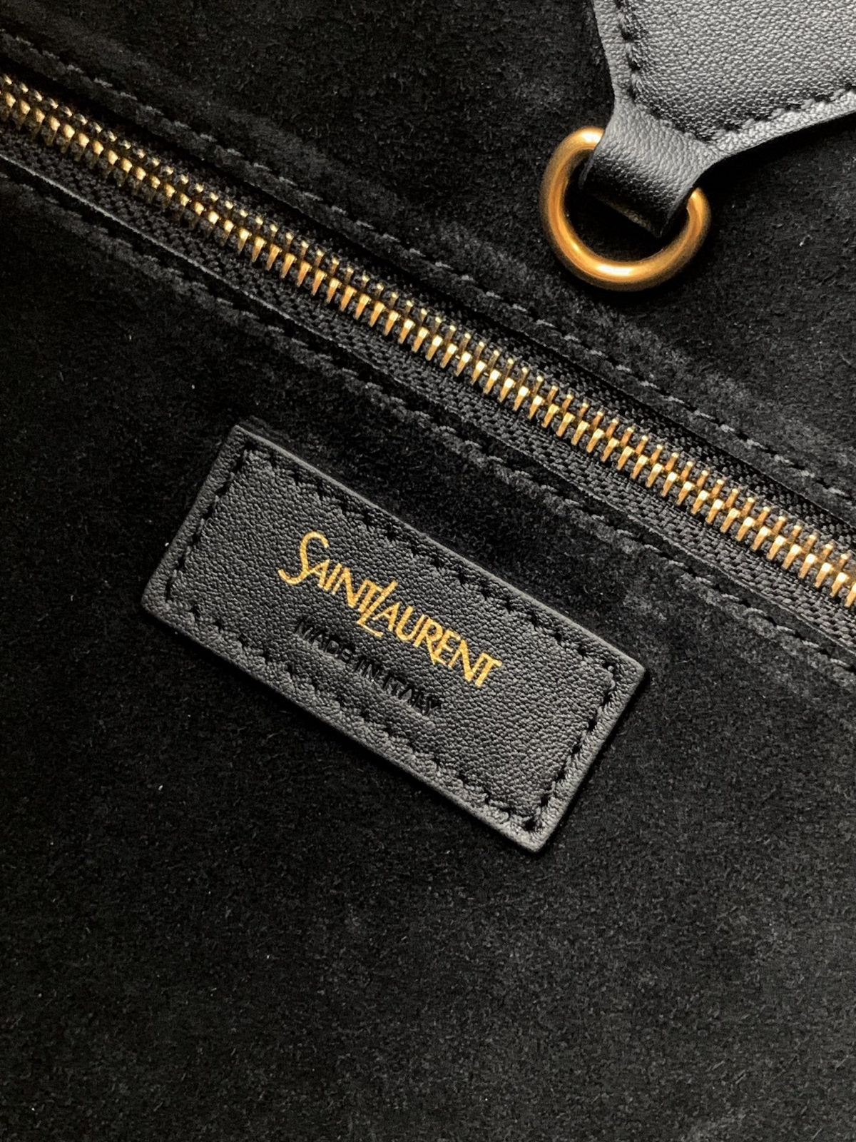 Saint Laurent Y Large Tote Bag in Black Grained calfskin Leather - Detail View 9
