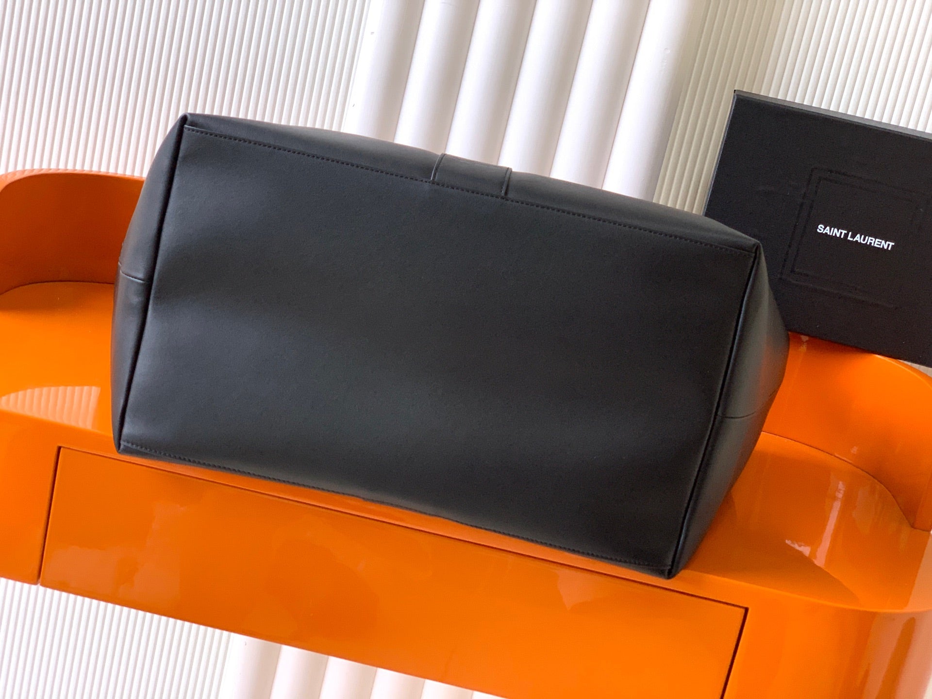 Saint Laurent Y Large Tote Bag in Black Grained calfskin Leather - Detail View 4