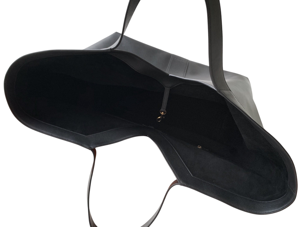 Saint Laurent Y Large Tote Bag in Black Grained calfskin Leather - Detail View 8