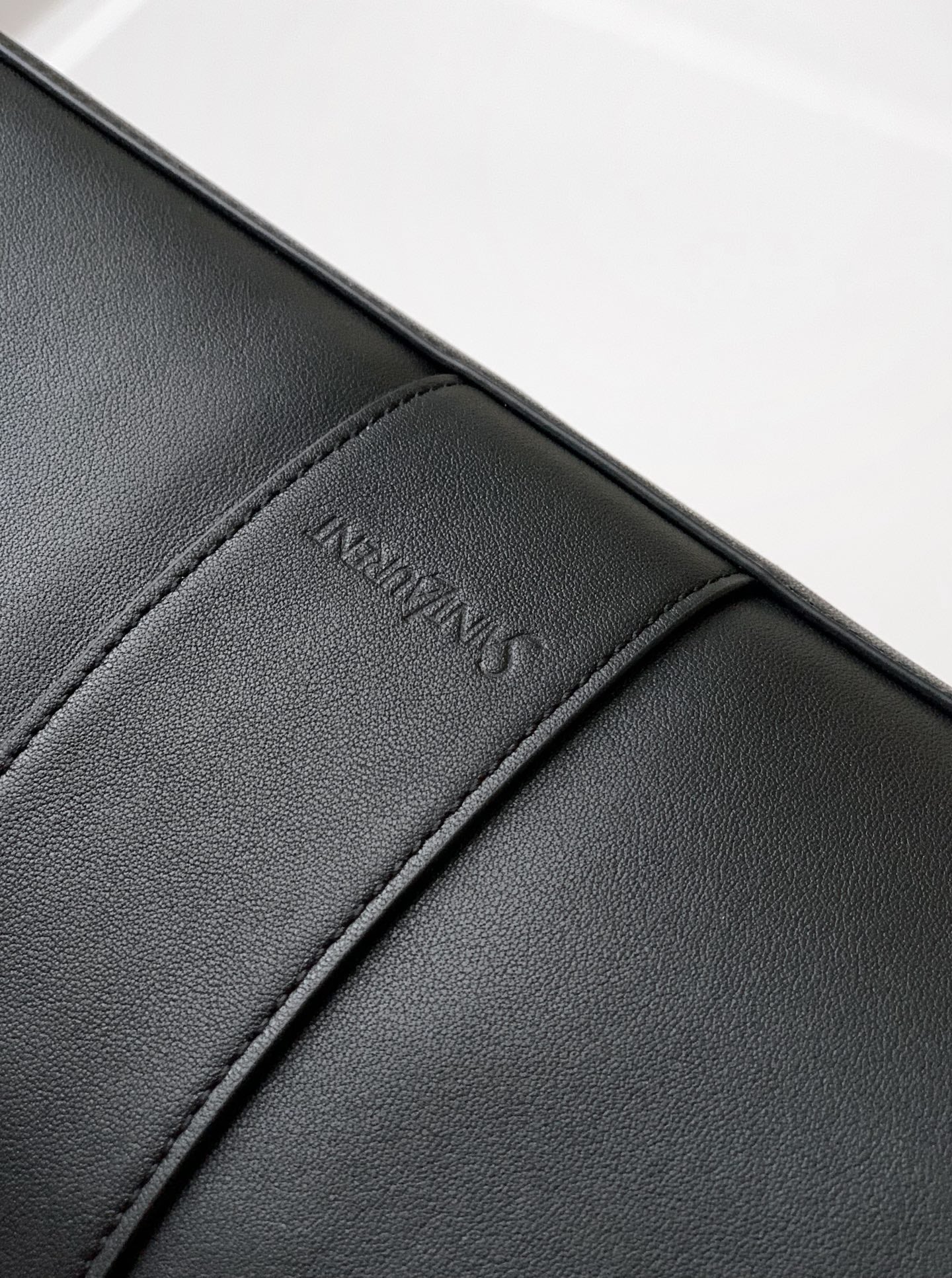 Saint Laurent Y Large Tote Bag in Black Grained calfskin Leather - Detail View 5