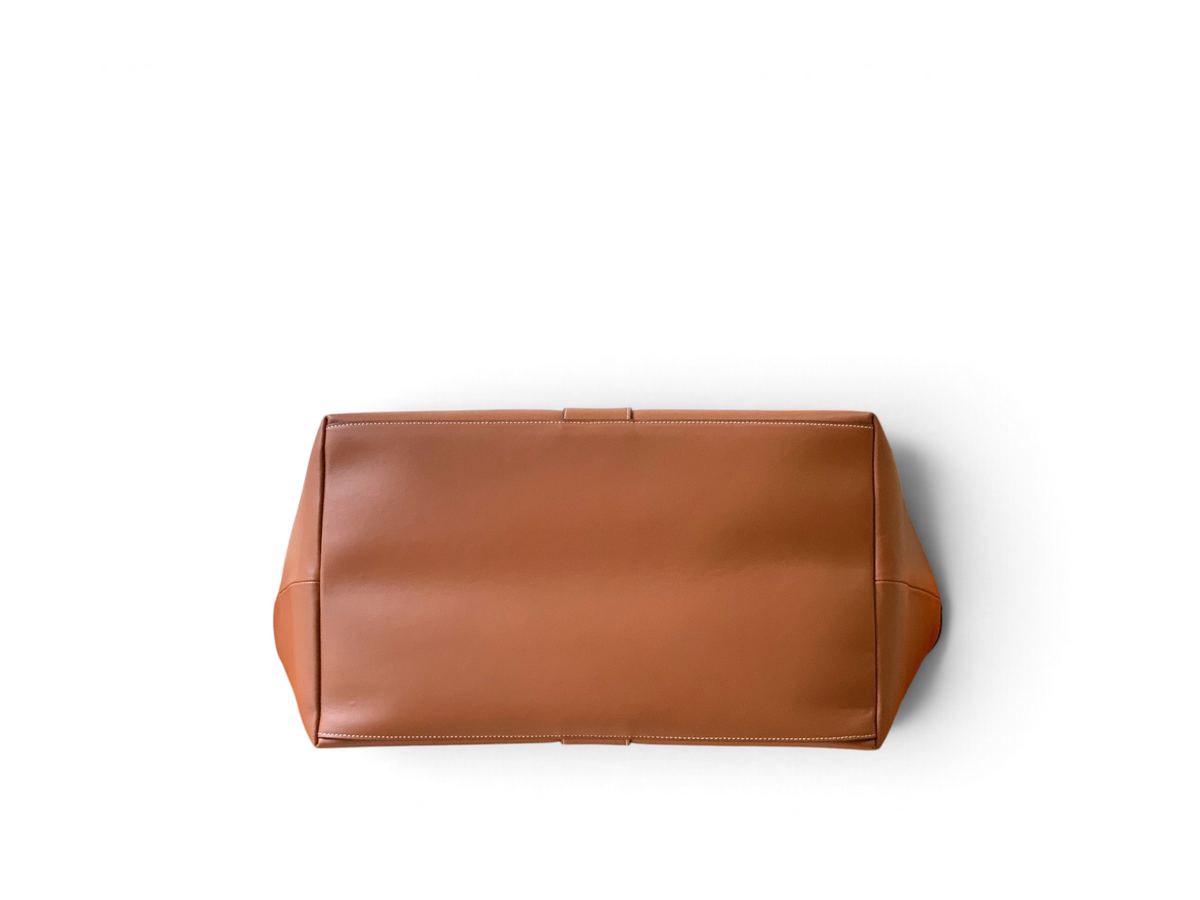 Saint Laurent Y Large Tote Bag in Tan Grained calfskin Leather - Detail View 4