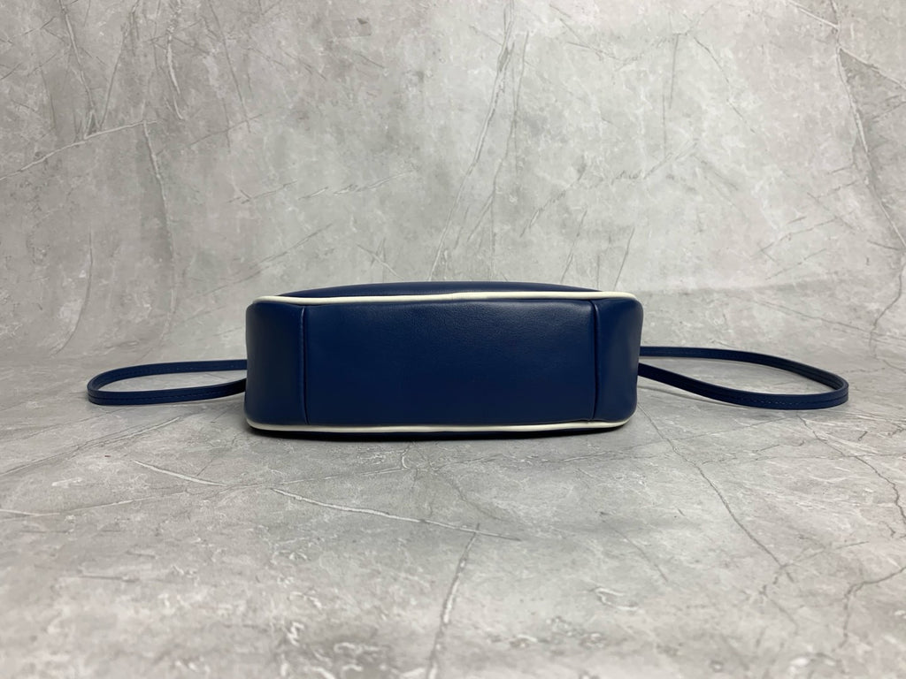 Wander Shoulder Bag - View 4