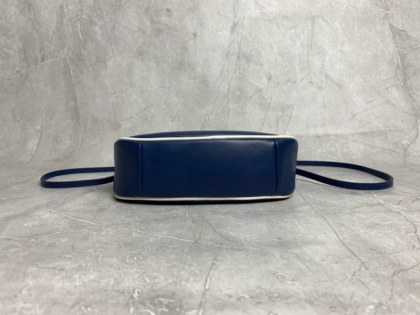 Wander Shoulder Bag - View 4