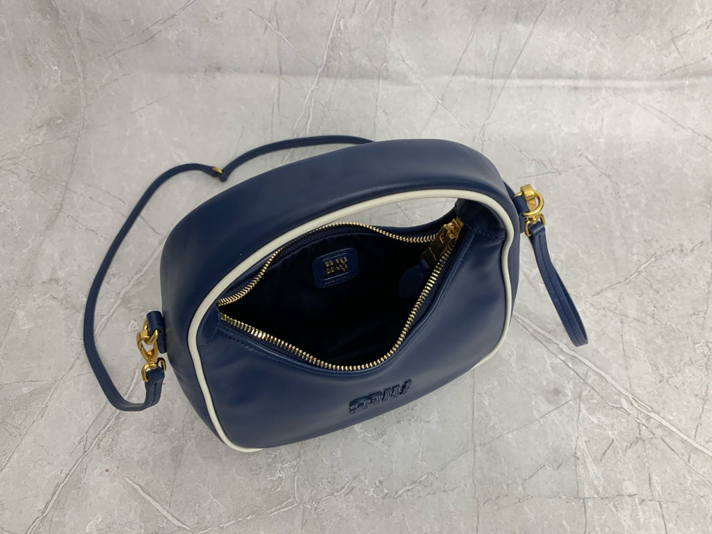 Wander Shoulder Bag - View 8