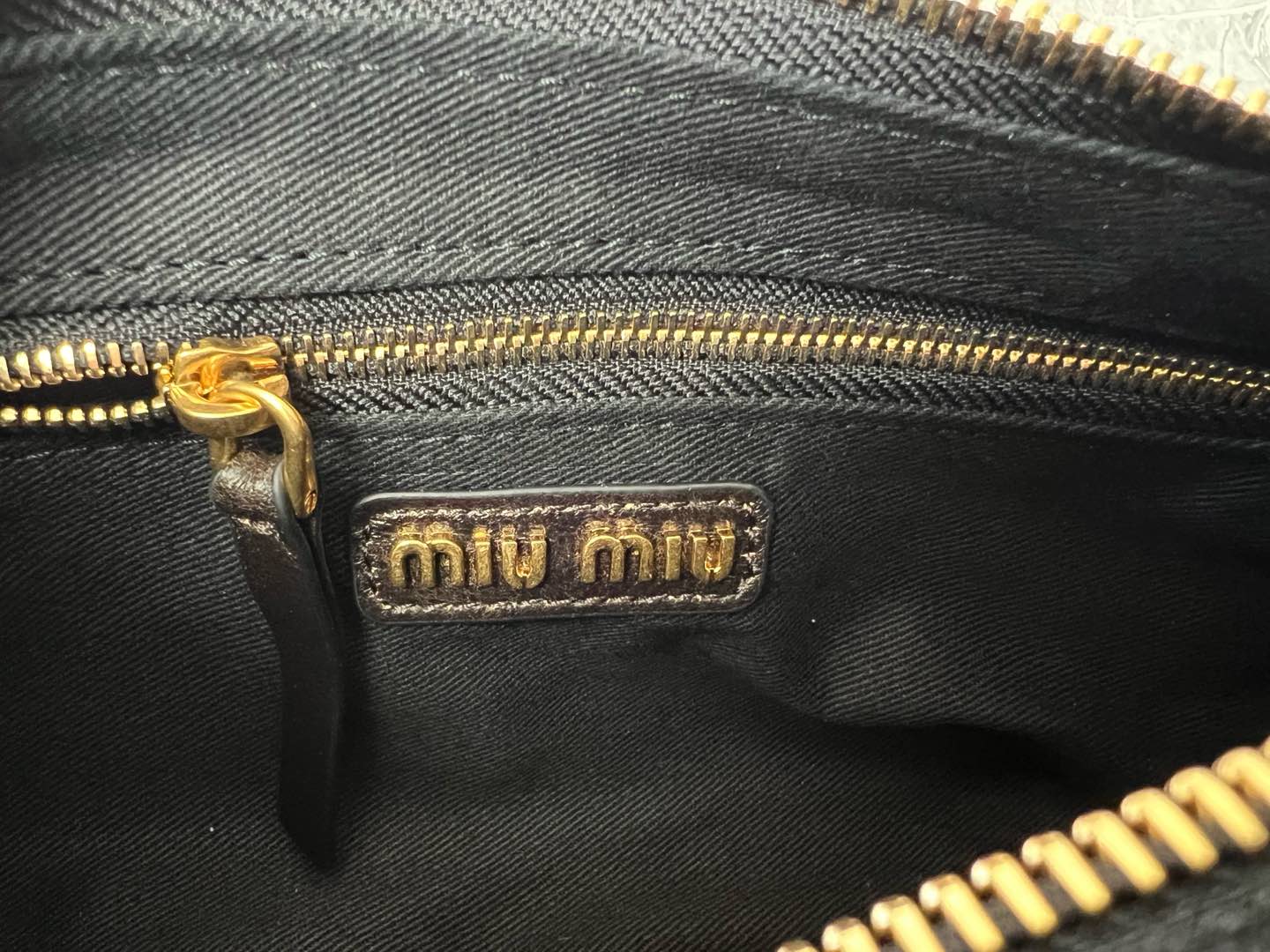 Wander Shoulder Bag - View 9