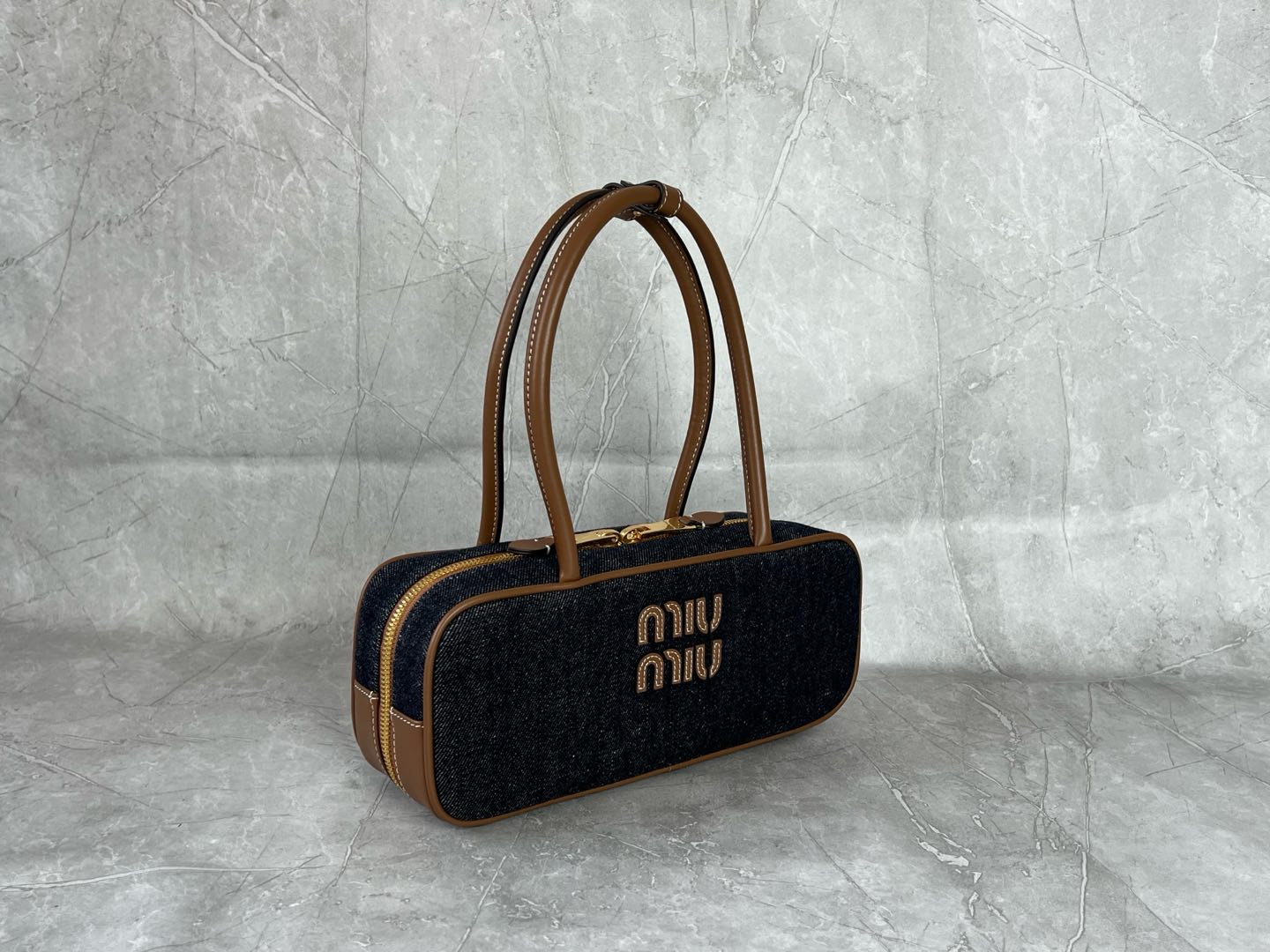 Beau Medium Shoulder Bag - View 3