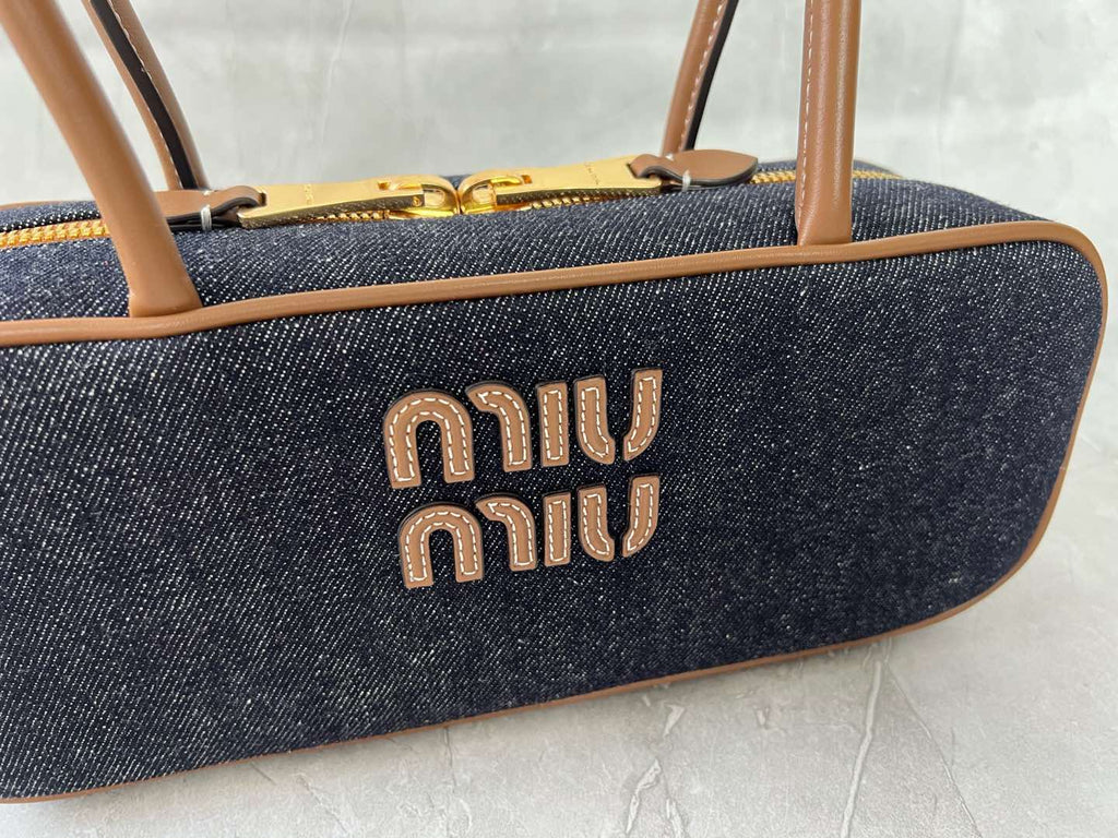 Beau Medium Shoulder Bag - View 5