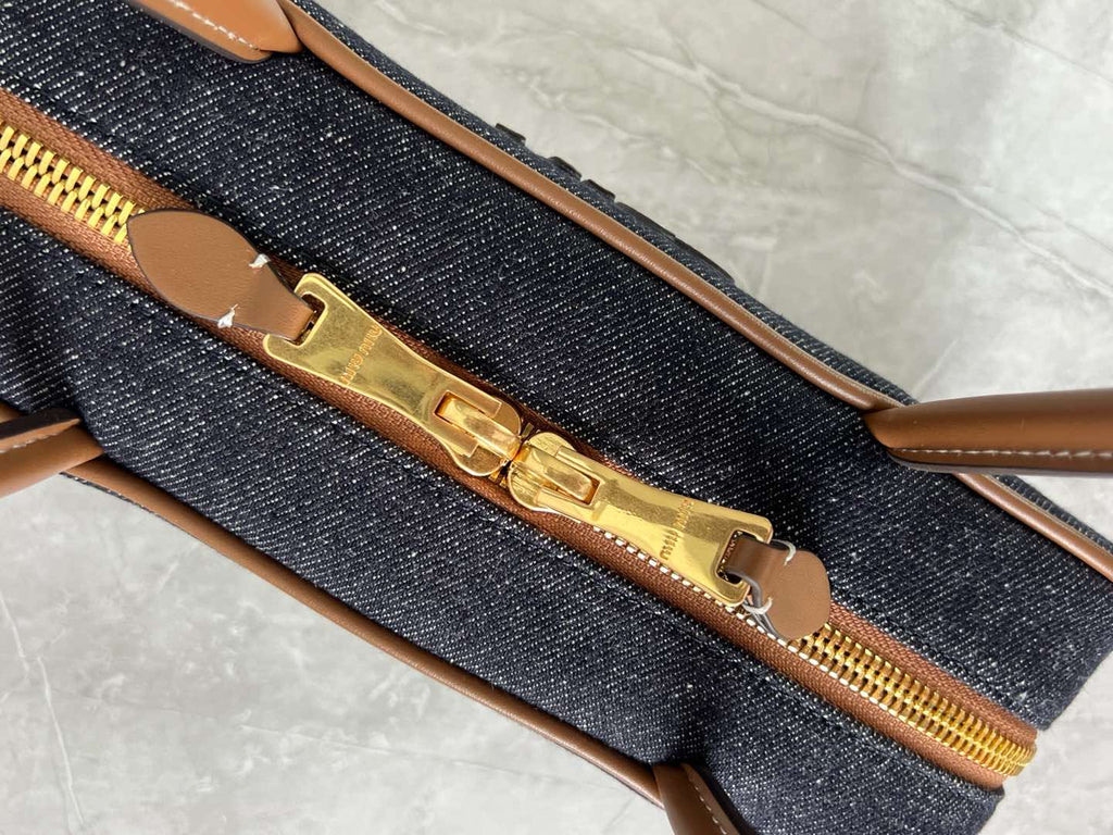Beau Medium Shoulder Bag - View 7