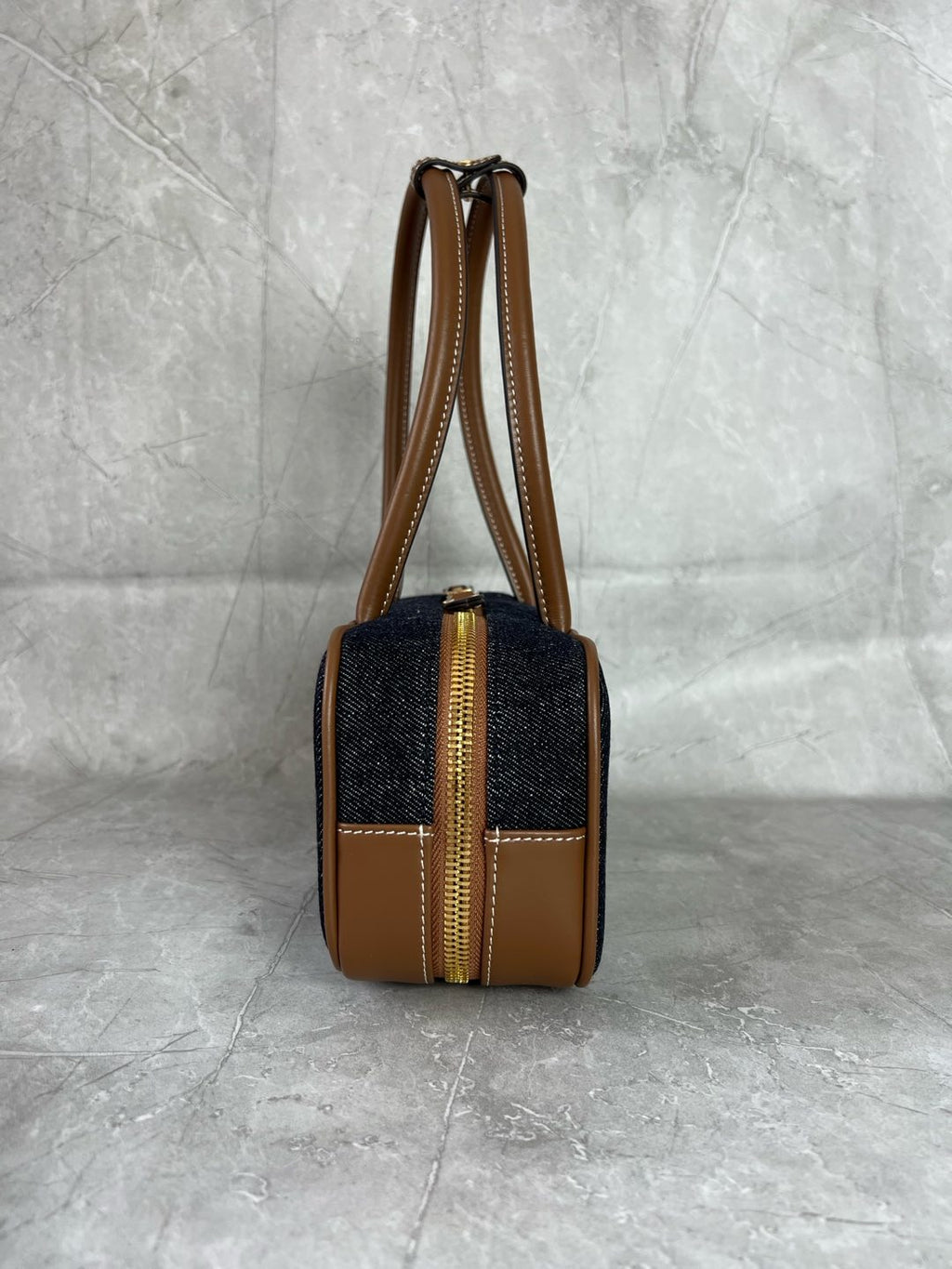 Beau Medium Shoulder Bag - View 4