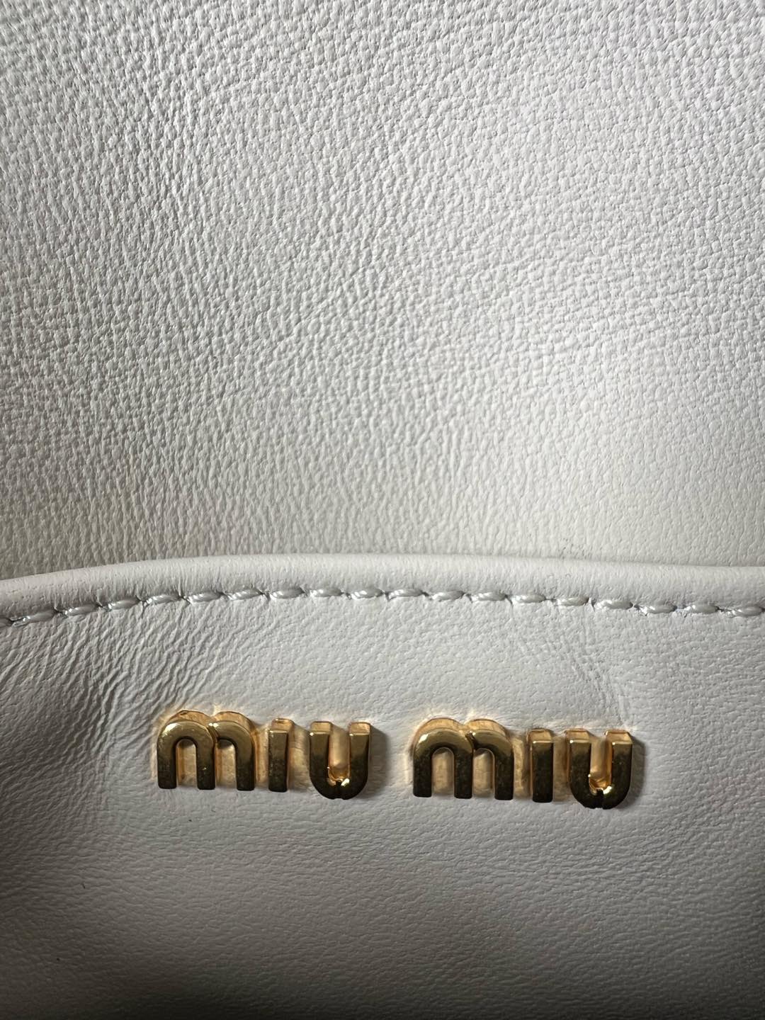 Matelassé Crossbody Bag - View 9
