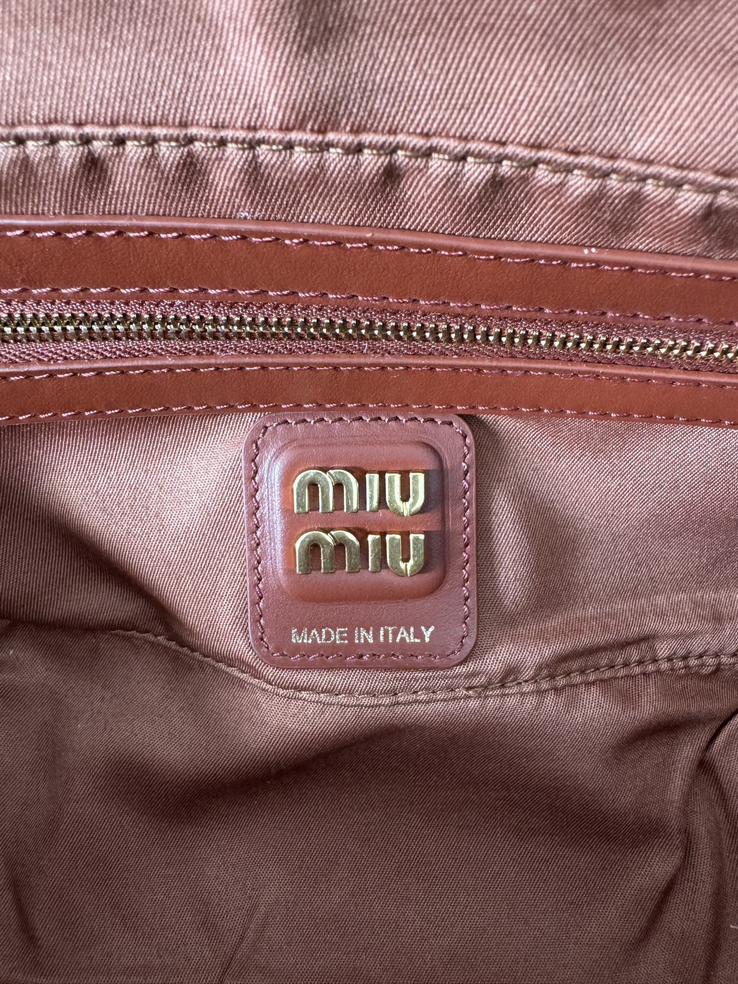 Beau Shoulder Bag - View 9