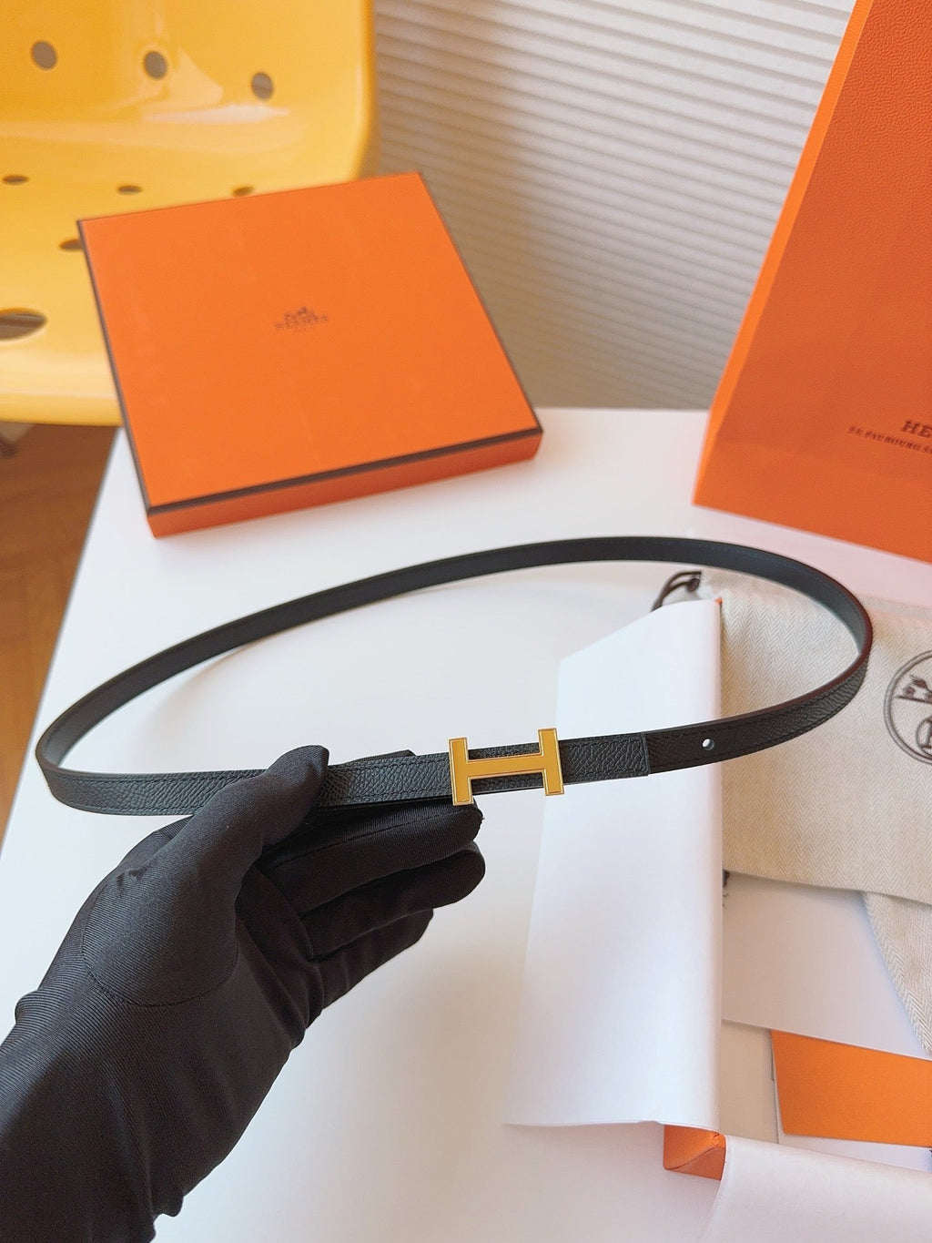 Slim H Belt Black Leather – Gold Hardware