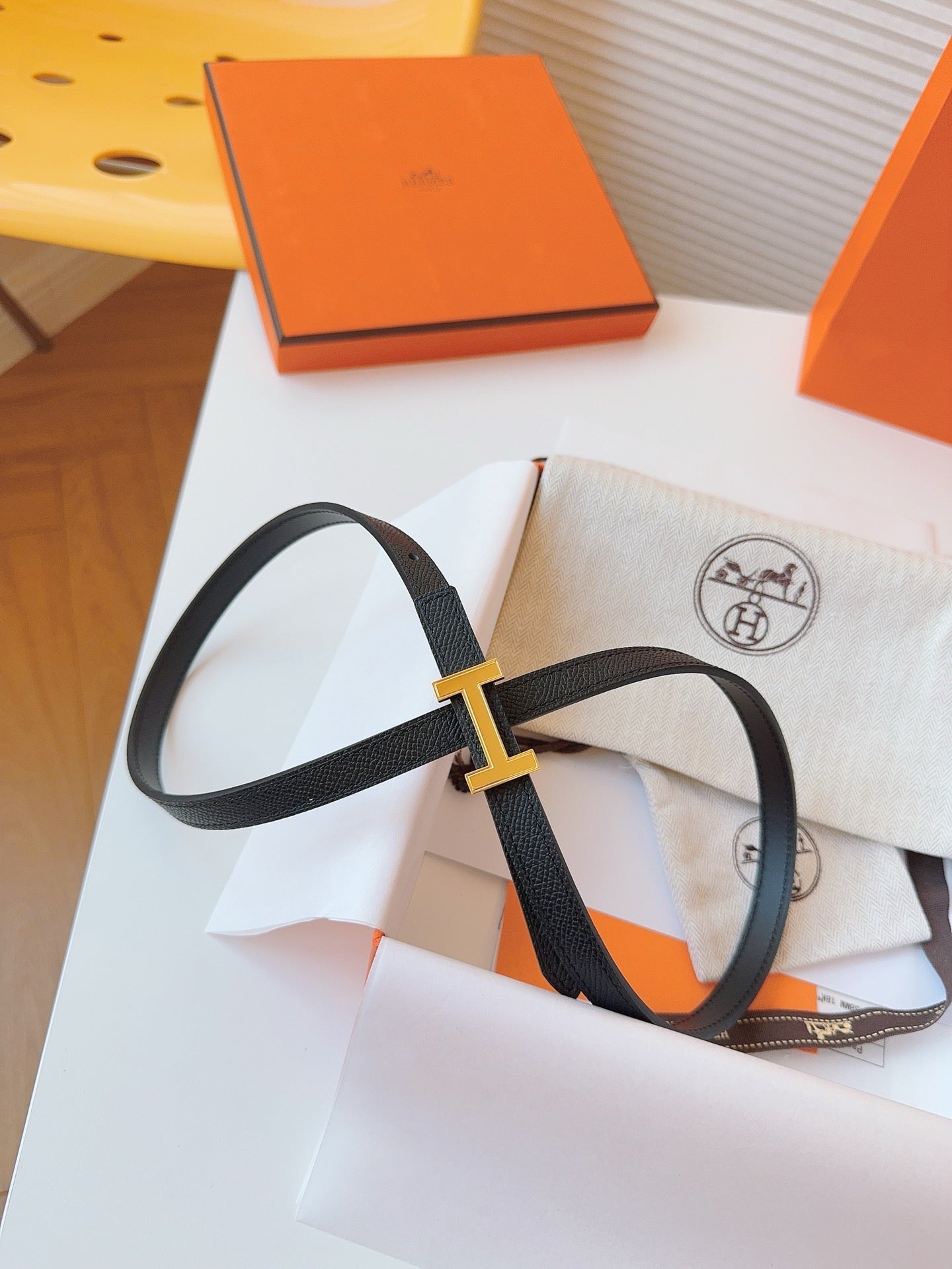 Slim H Belt Black Leather – Gold Hardware