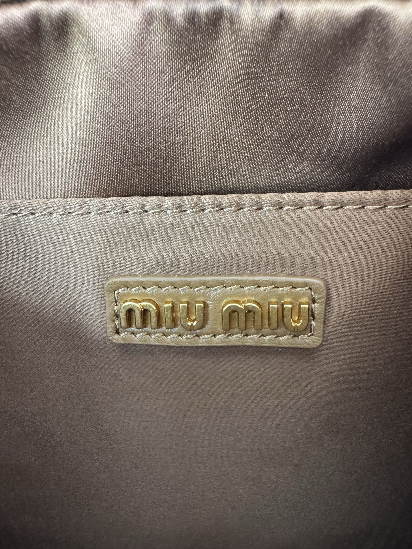 Wander Shoulder Bag - View 9