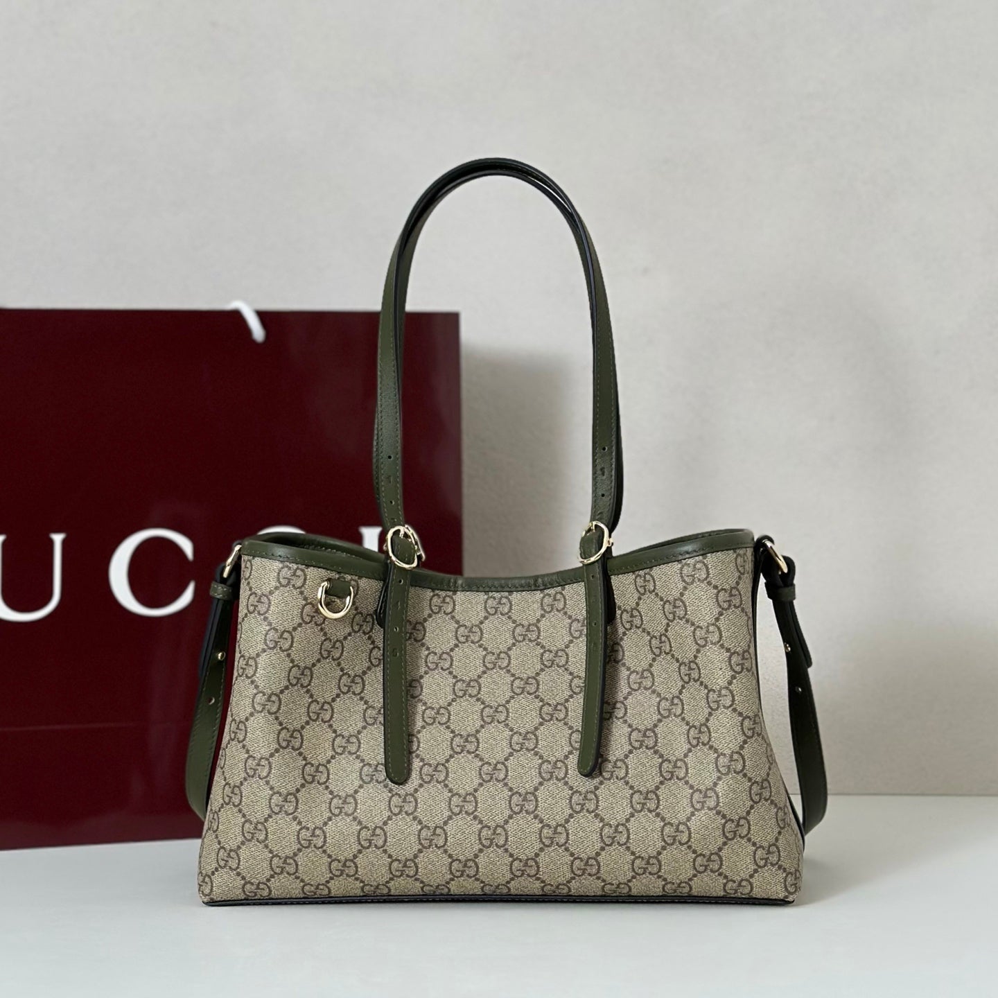 GG Emblem medium tote bag