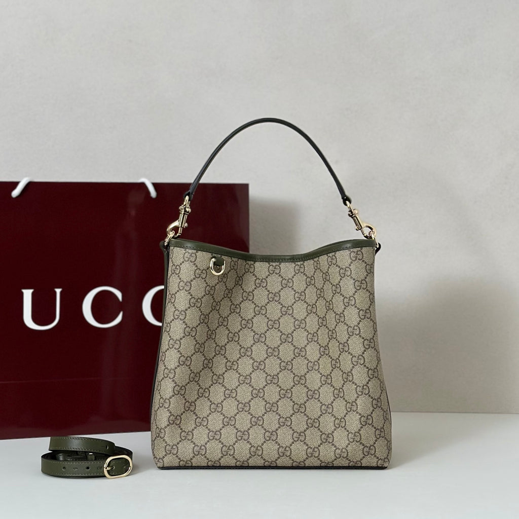 GG Emblem medium bucket bag