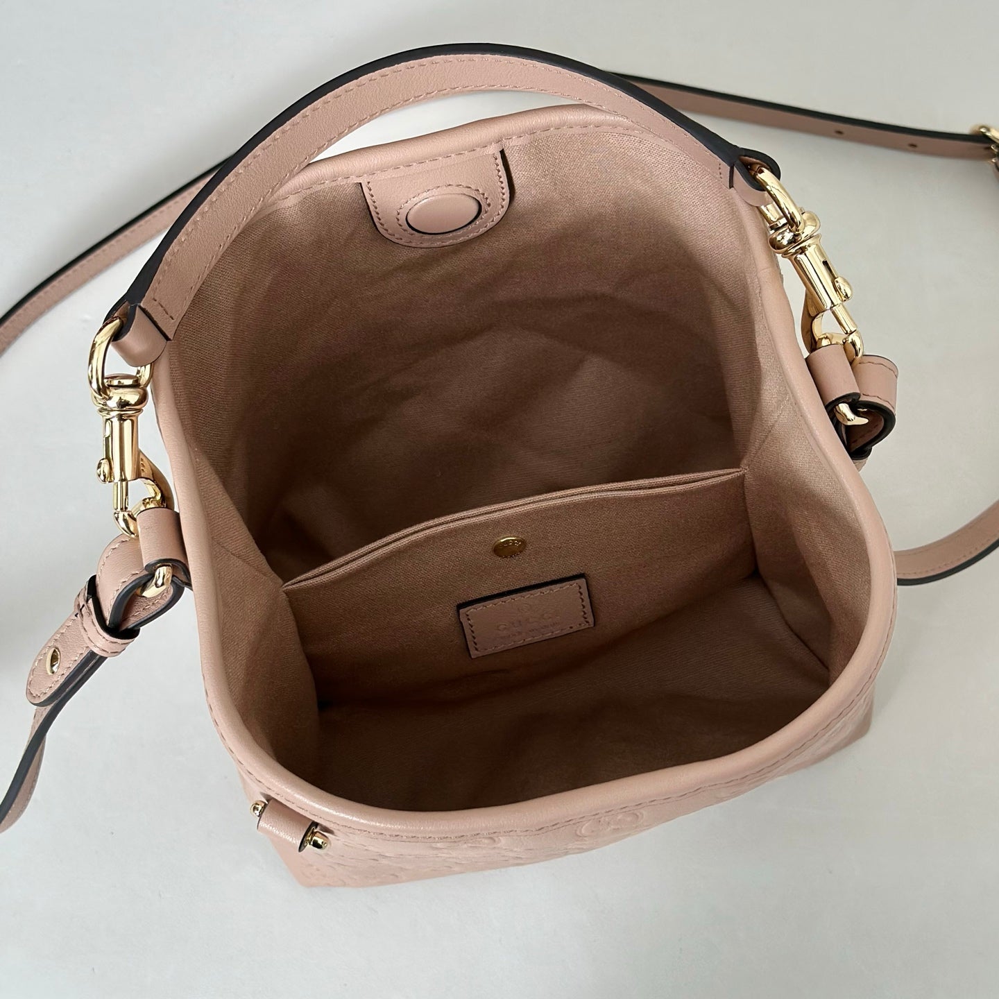 GG Emblem small bucket bag – image 6