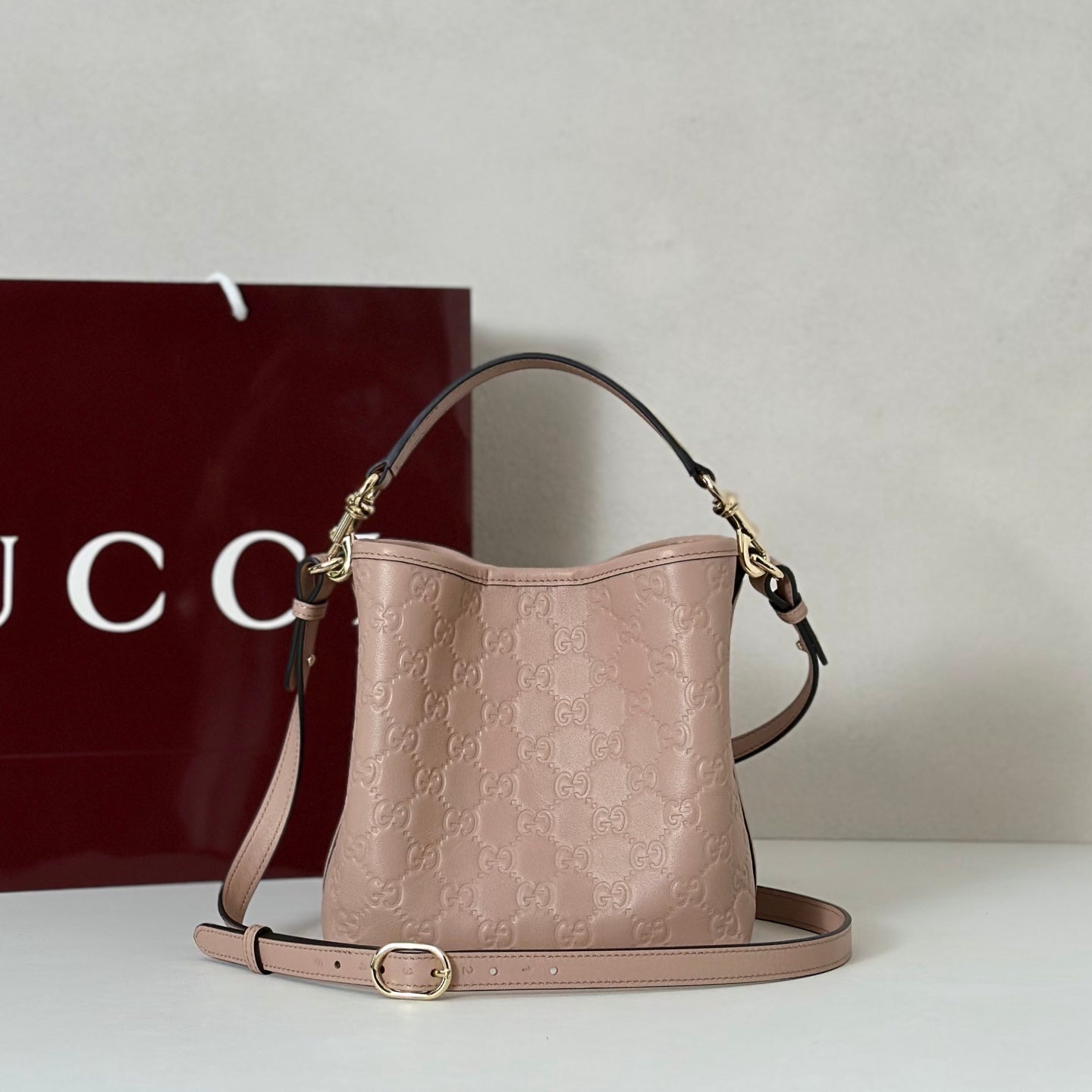 GG Emblem small bucket bag – image 3
