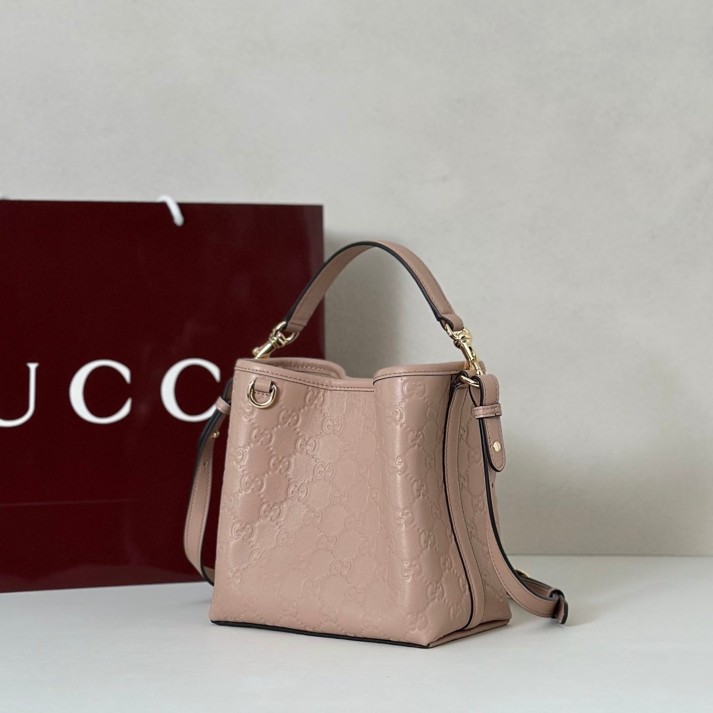 GG Emblem small bucket bag – image 2