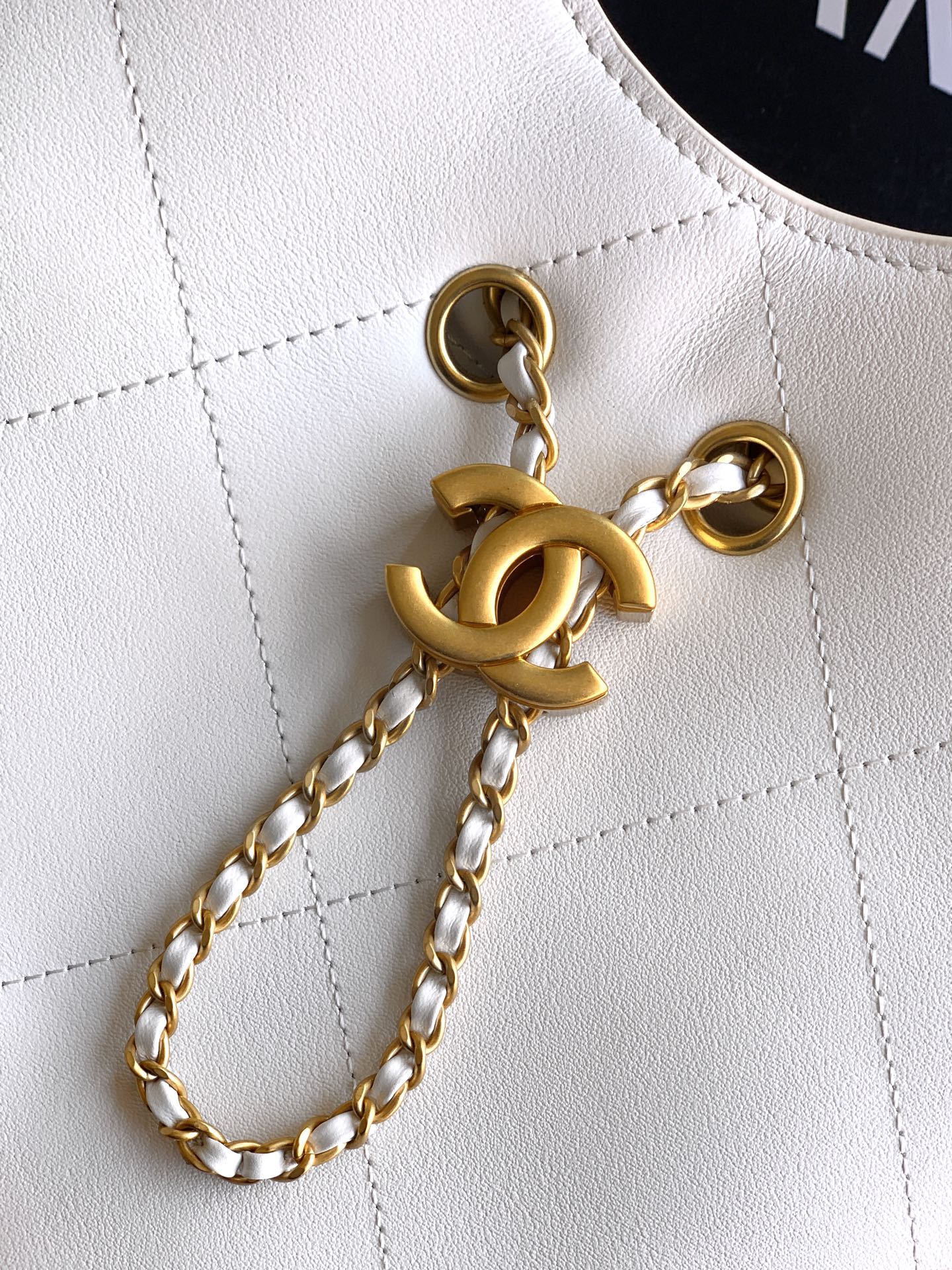 26P Quilted Leather Style Basket Bag