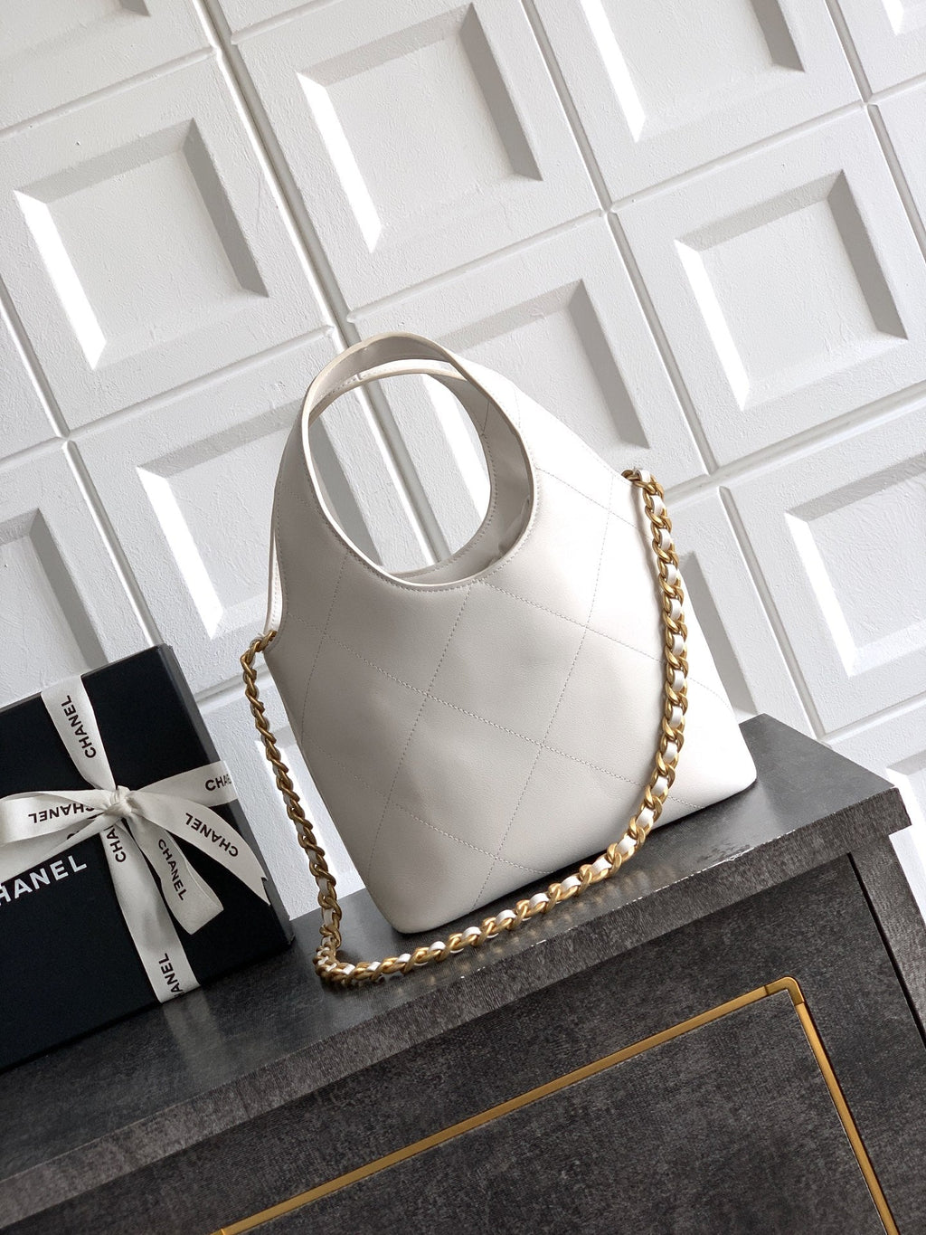 26P Quilted Leather Style Basket Bag