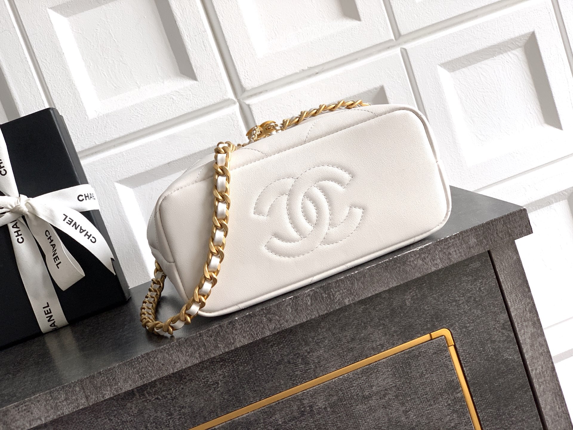 26P Quilted Leather Style Basket Bag