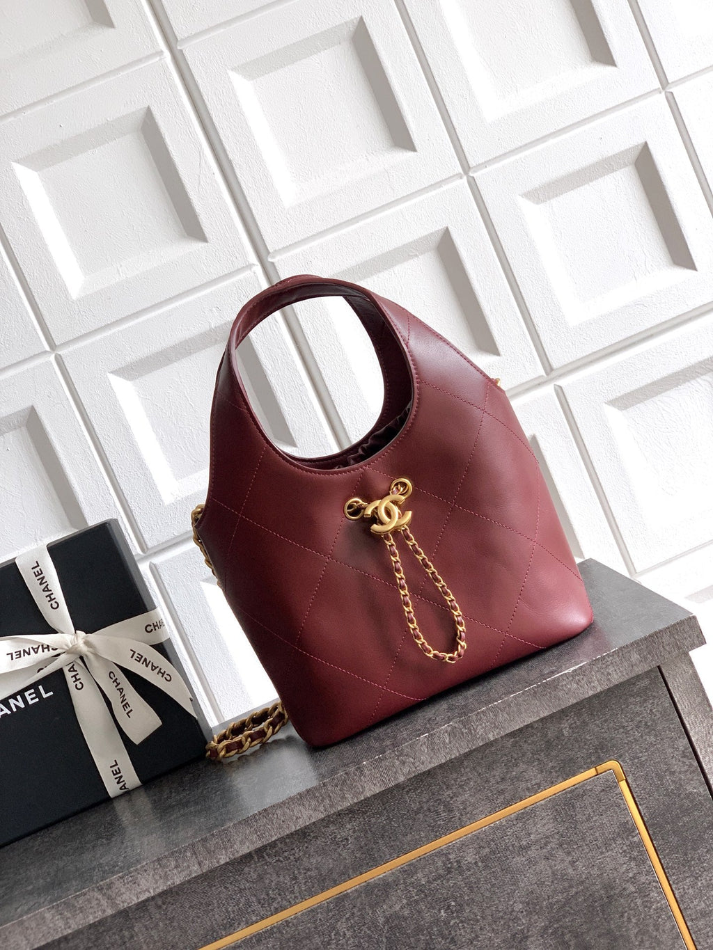 26P Quilted Leather Style Basket Bag