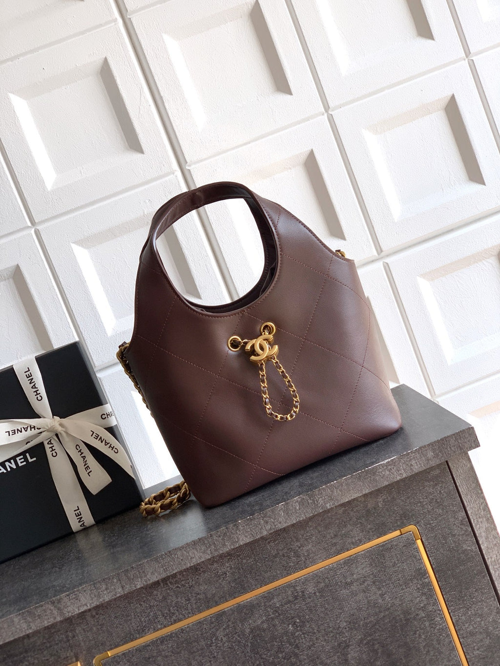 26P Quilted Leather Style Basket Bag
