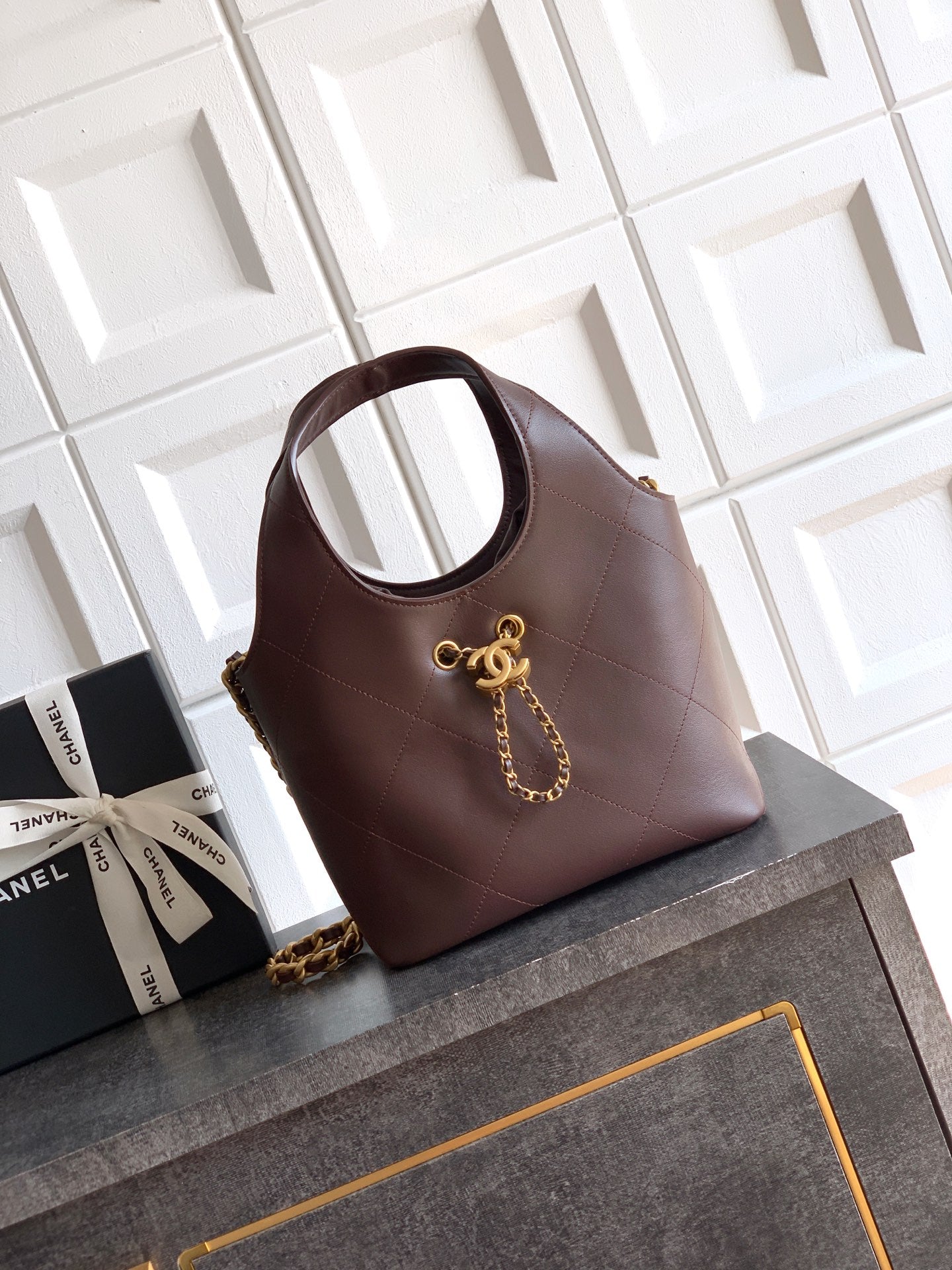 26P Quilted Leather Style Basket Bag