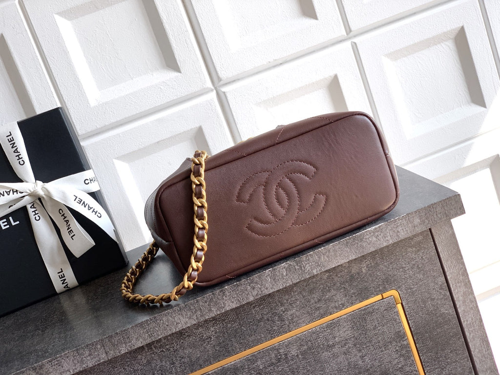 26P Quilted Leather Style Basket Bag