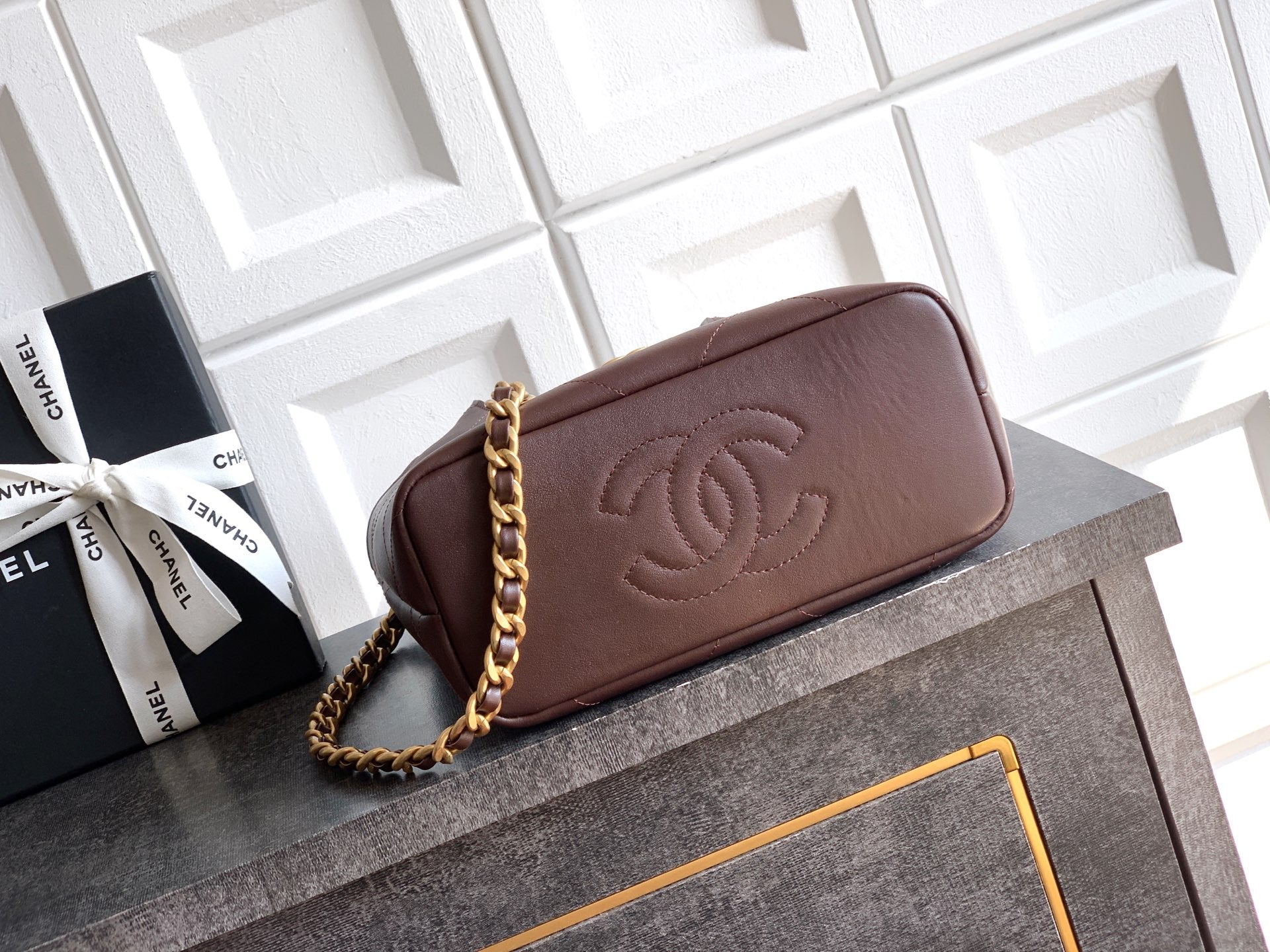 26P Quilted Leather Style Basket Bag