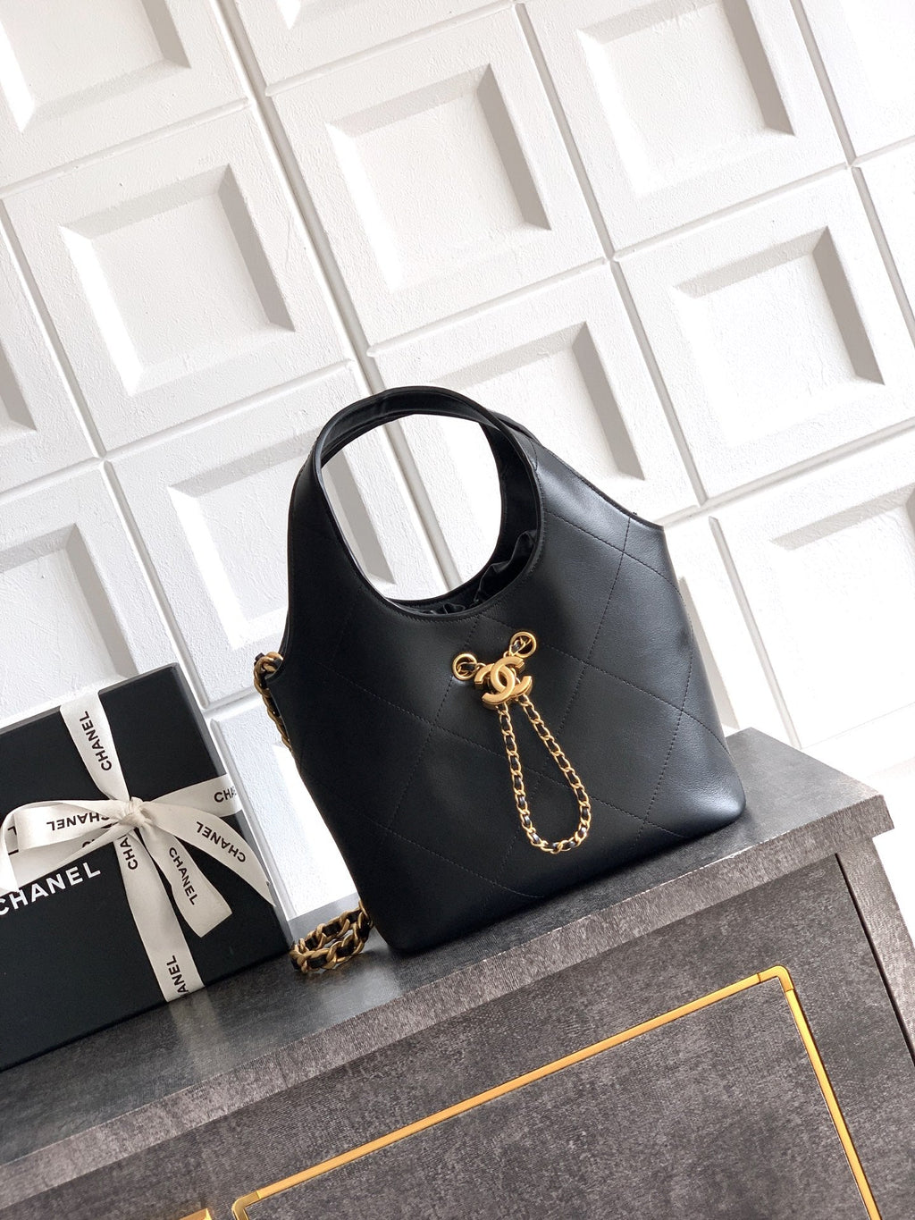 26P Quilted Leather Style Basket Bag