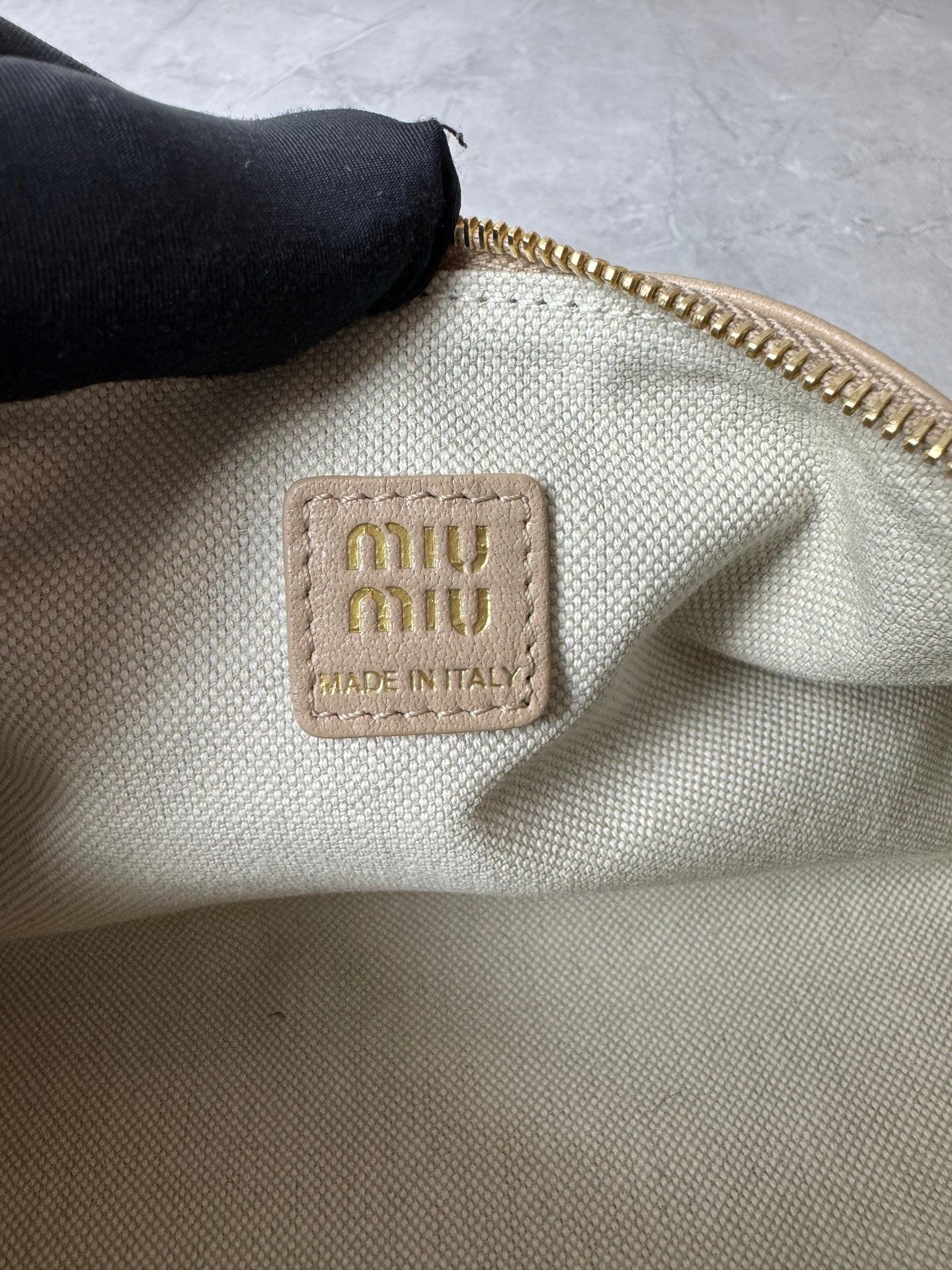 Soft Shoulder Bag - View 9
