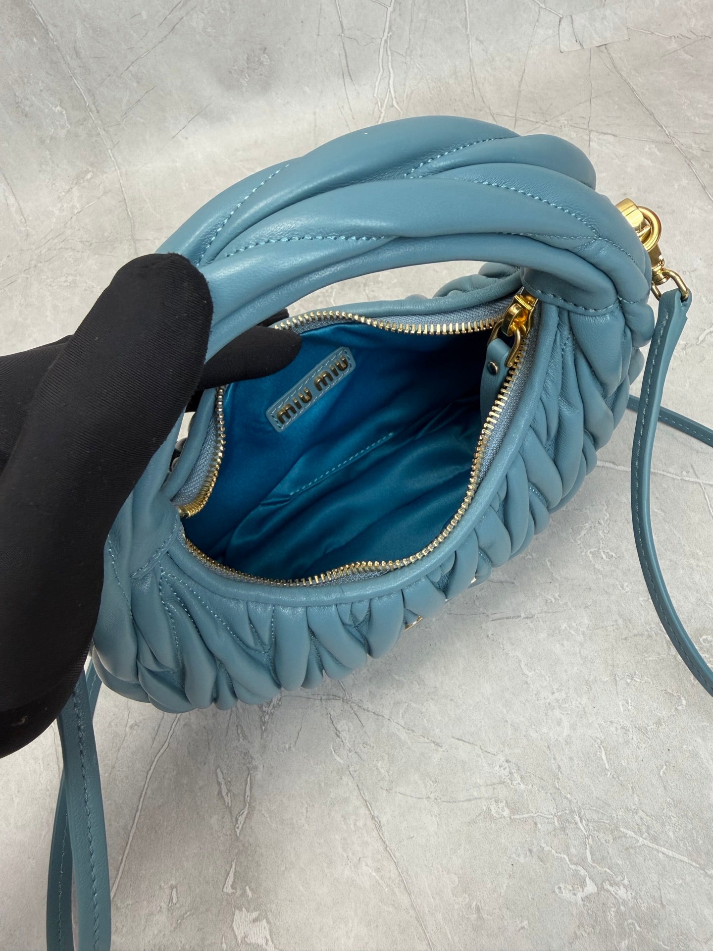 Matelassé Shoulder Bag - View 8