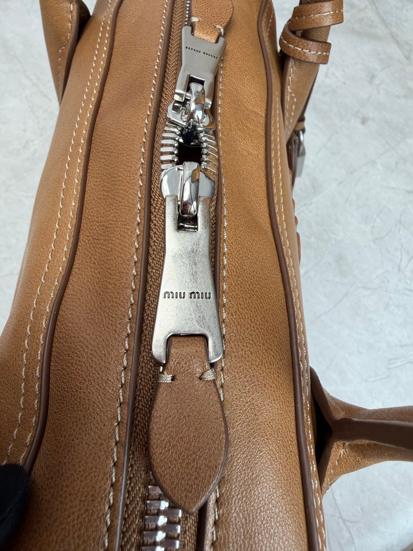 Vivant Medium Shoulder Bag - View 7